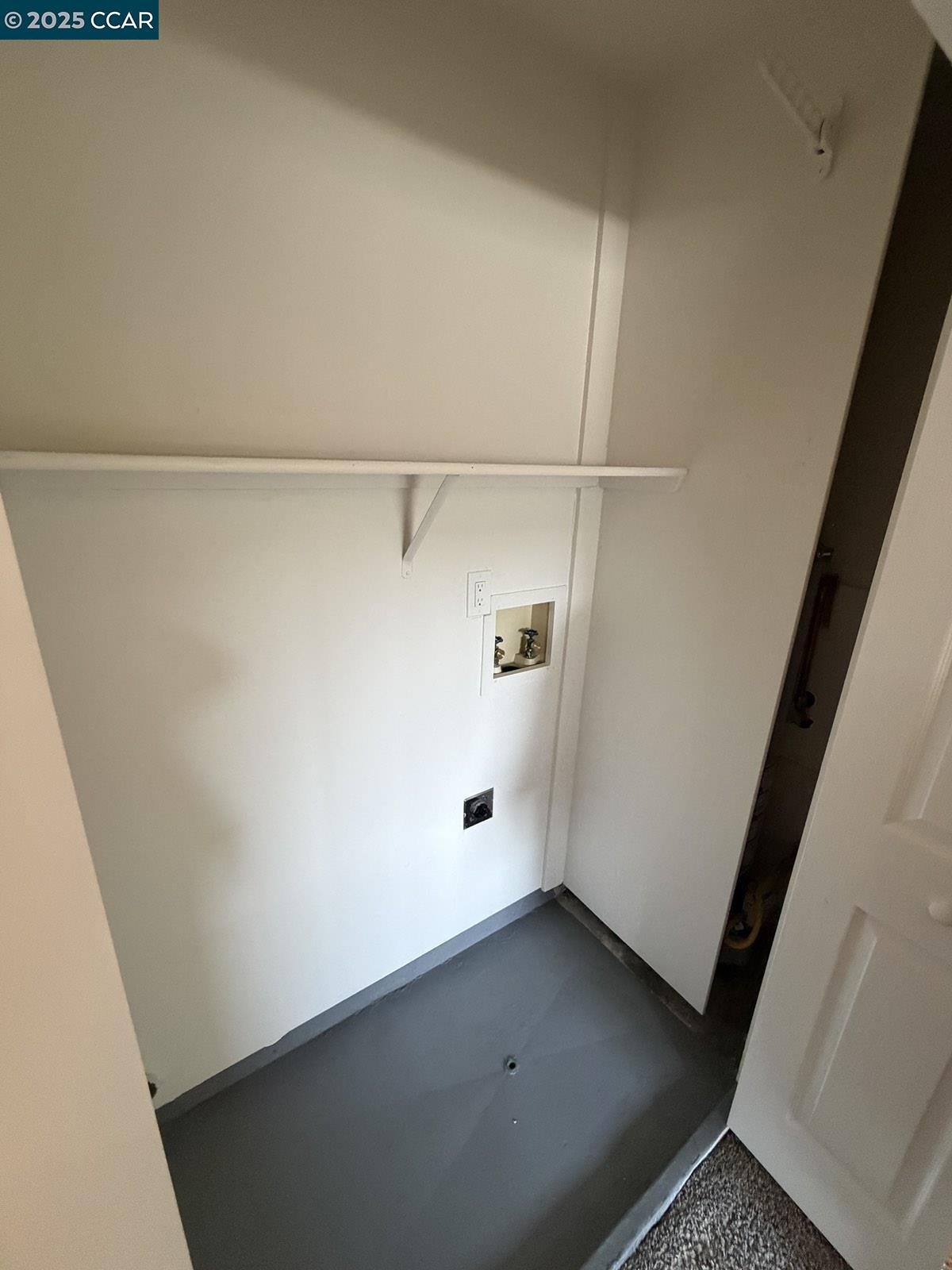 Detail Gallery Image 30 of 40 For 105 via Cabrera Ln, Martinez,  CA 94553 - 3 Beds | 2/1 Baths