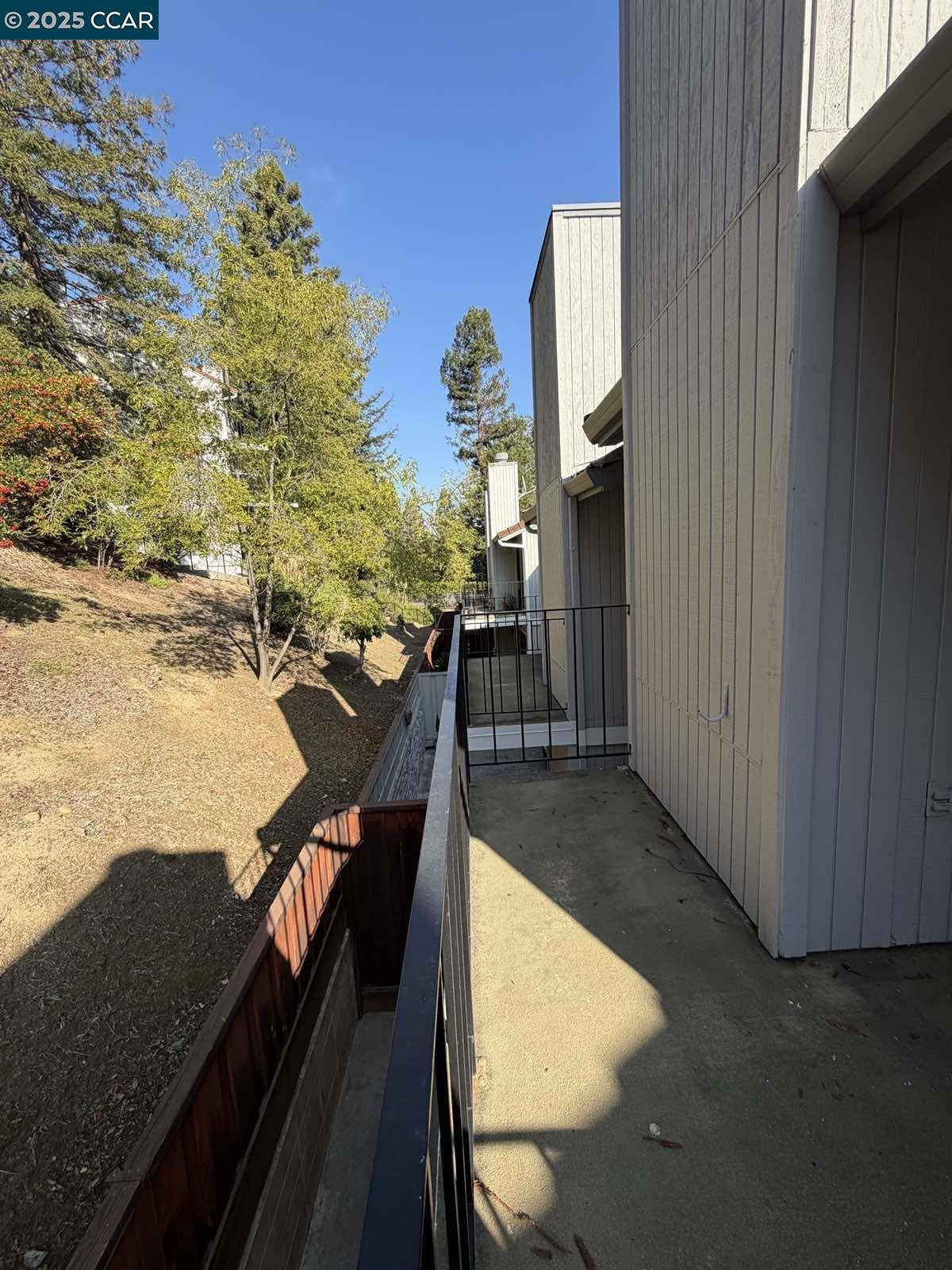 Detail Gallery Image 36 of 40 For 105 via Cabrera Ln, Martinez,  CA 94553 - 3 Beds | 2/1 Baths