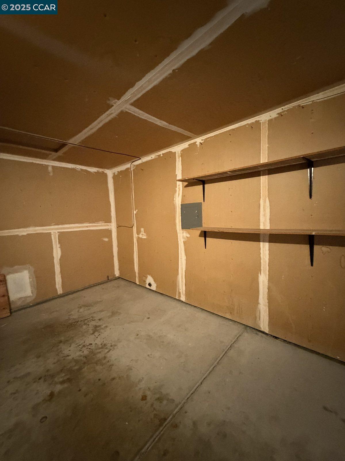 Detail Gallery Image 8 of 40 For 105 via Cabrera Ln, Martinez,  CA 94553 - 3 Beds | 2/1 Baths