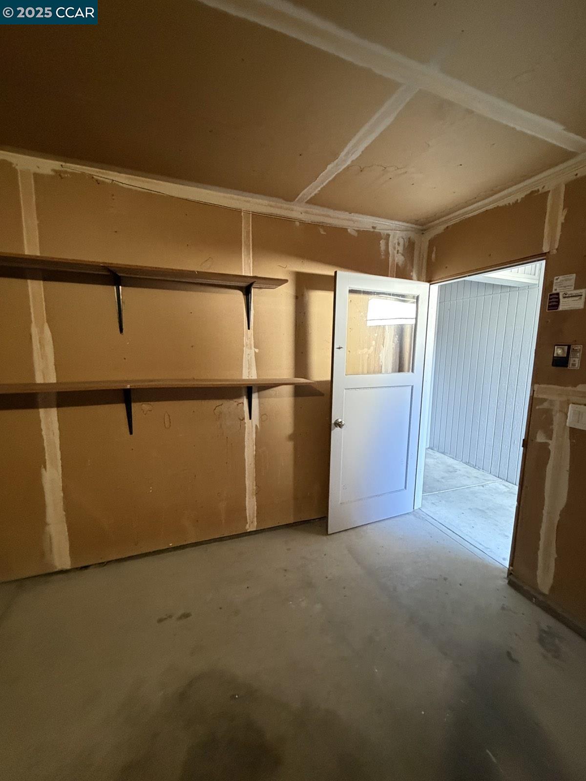 Detail Gallery Image 9 of 40 For 105 via Cabrera Ln, Martinez,  CA 94553 - 3 Beds | 2/1 Baths