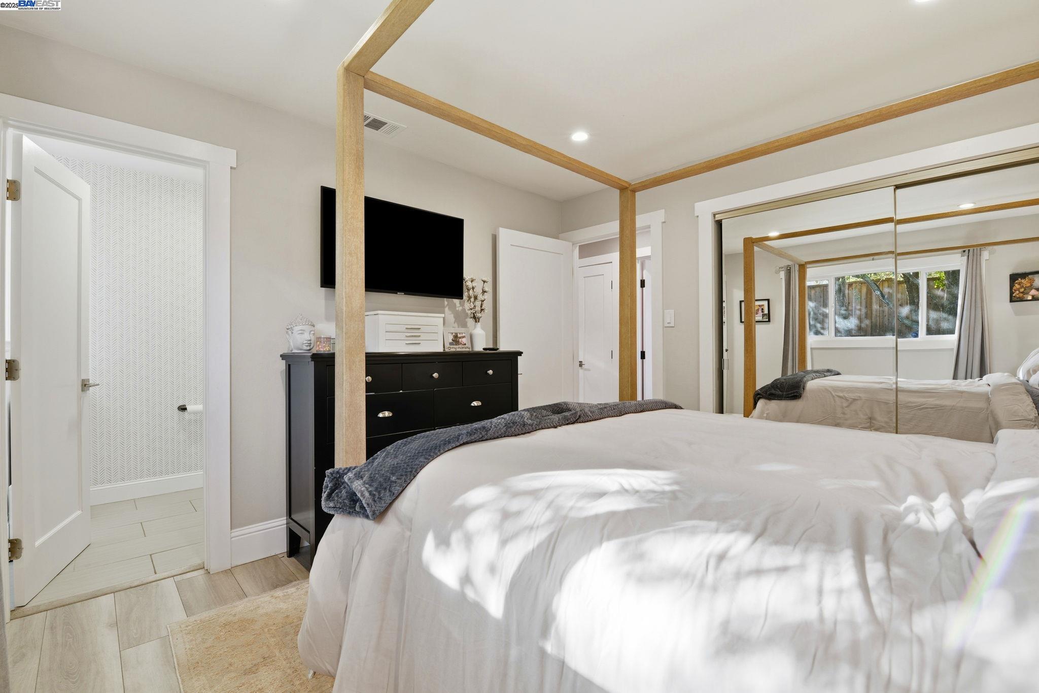 Detail Gallery Image 16 of 38 For 1341 Maryland Dr, Concord,  CA 94521 - 3 Beds | 1/1 Baths