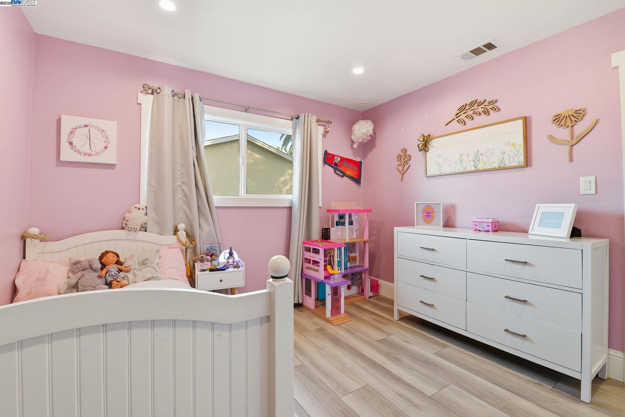 Detail Gallery Image 19 of 38 For 1341 Maryland Dr, Concord,  CA 94521 - 3 Beds | 1/1 Baths