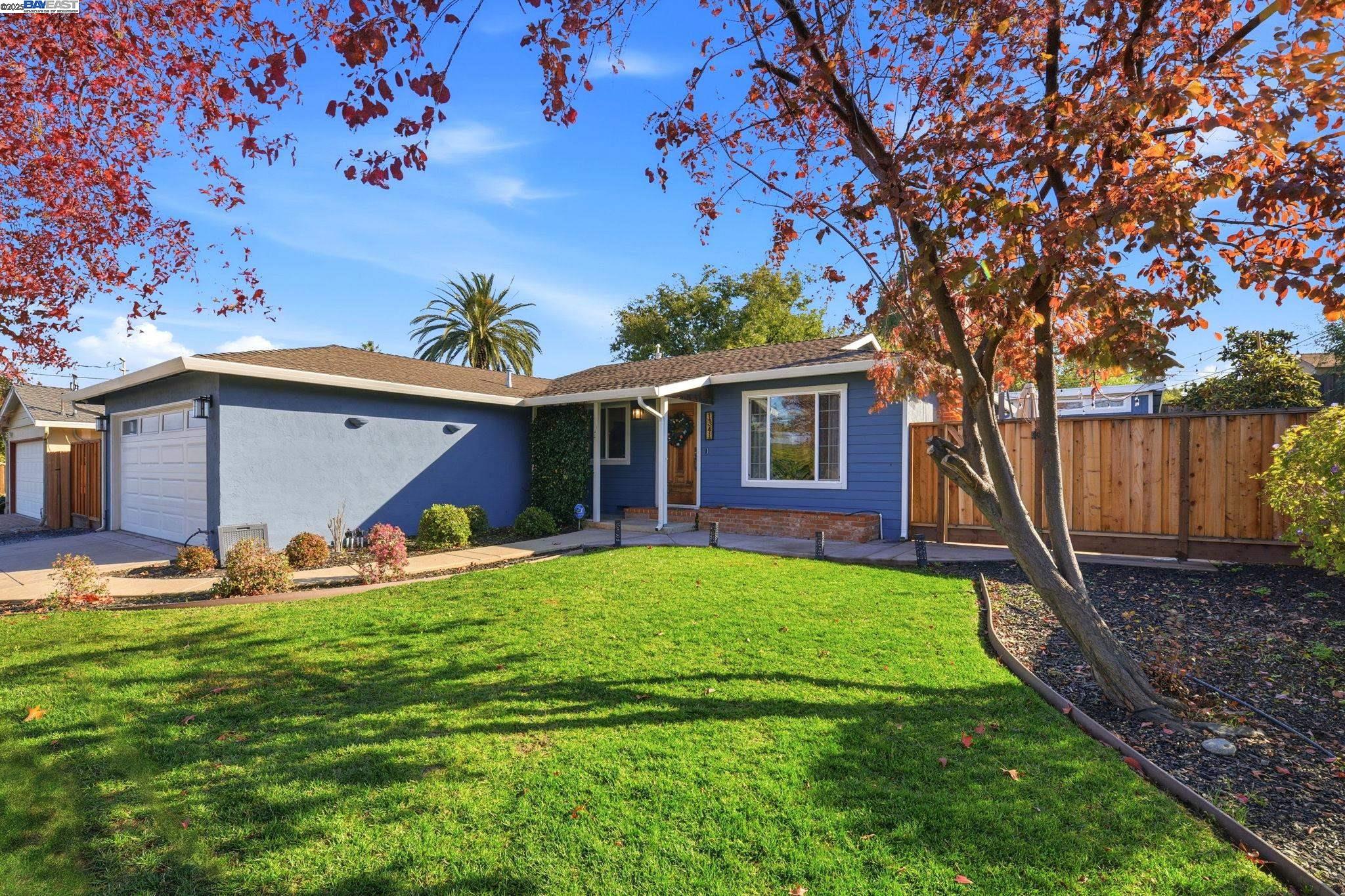 Detail Gallery Image 3 of 38 For 1341 Maryland Dr, Concord,  CA 94521 - 3 Beds | 1/1 Baths