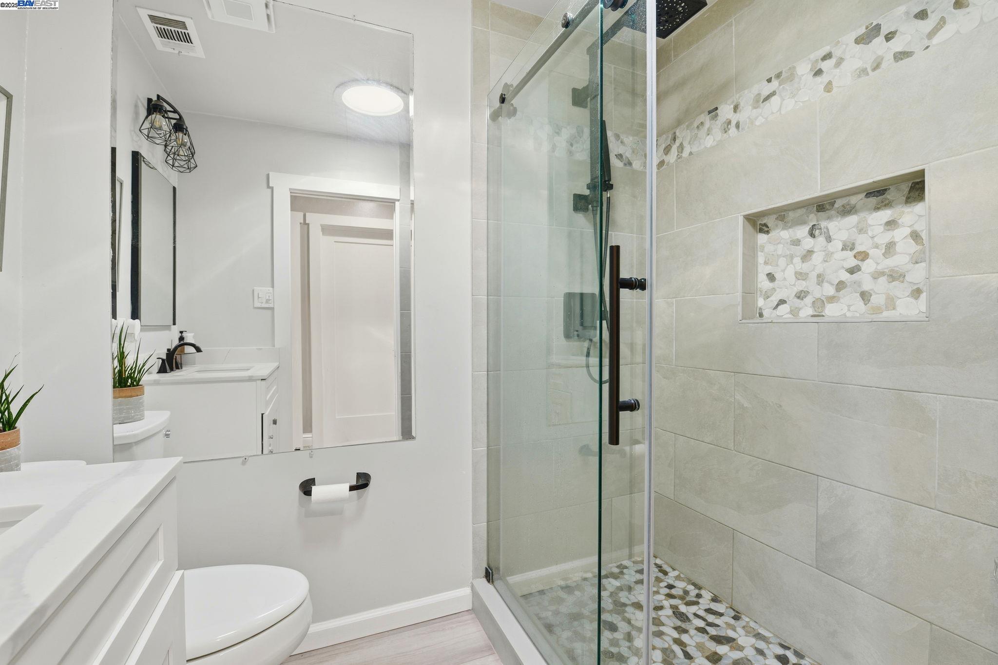 Detail Gallery Image 25 of 38 For 1341 Maryland Dr, Concord,  CA 94521 - 3 Beds | 1/1 Baths