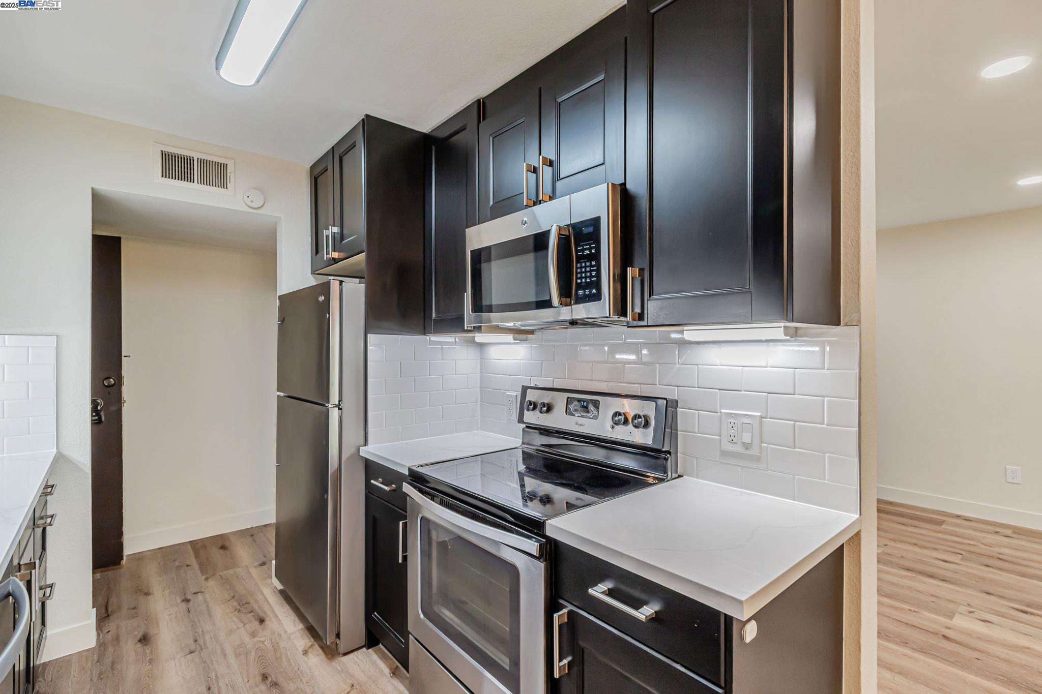 Detail Gallery Image 7 of 45 For 291 Tradewinds Dr #7,  San Jose,  CA 95123 - 2 Beds | 1 Baths