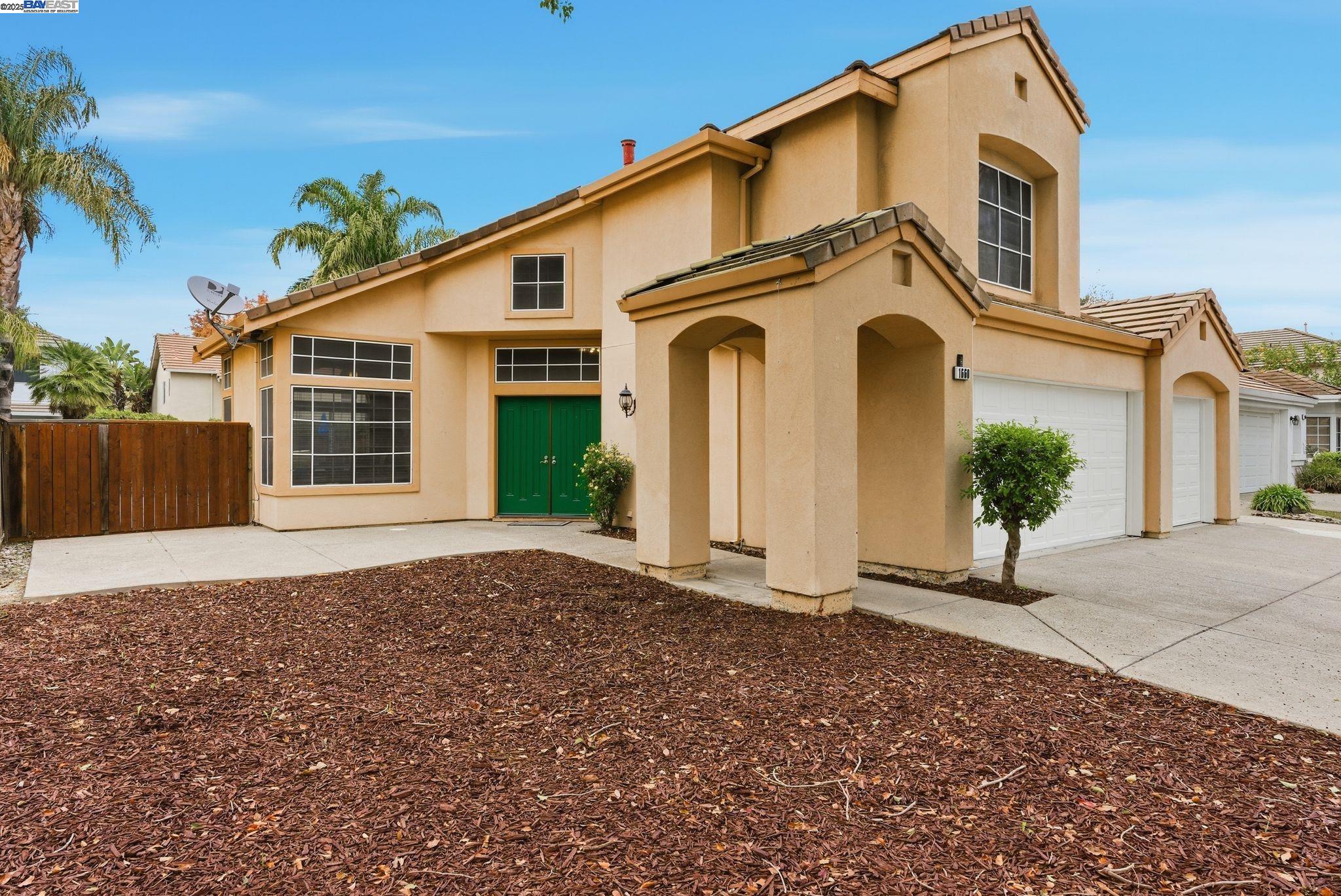 Detail Gallery Image 3 of 40 For 1660 Tahoe Cir, Tracy,  CA 95376 - 4 Beds | 3 Baths