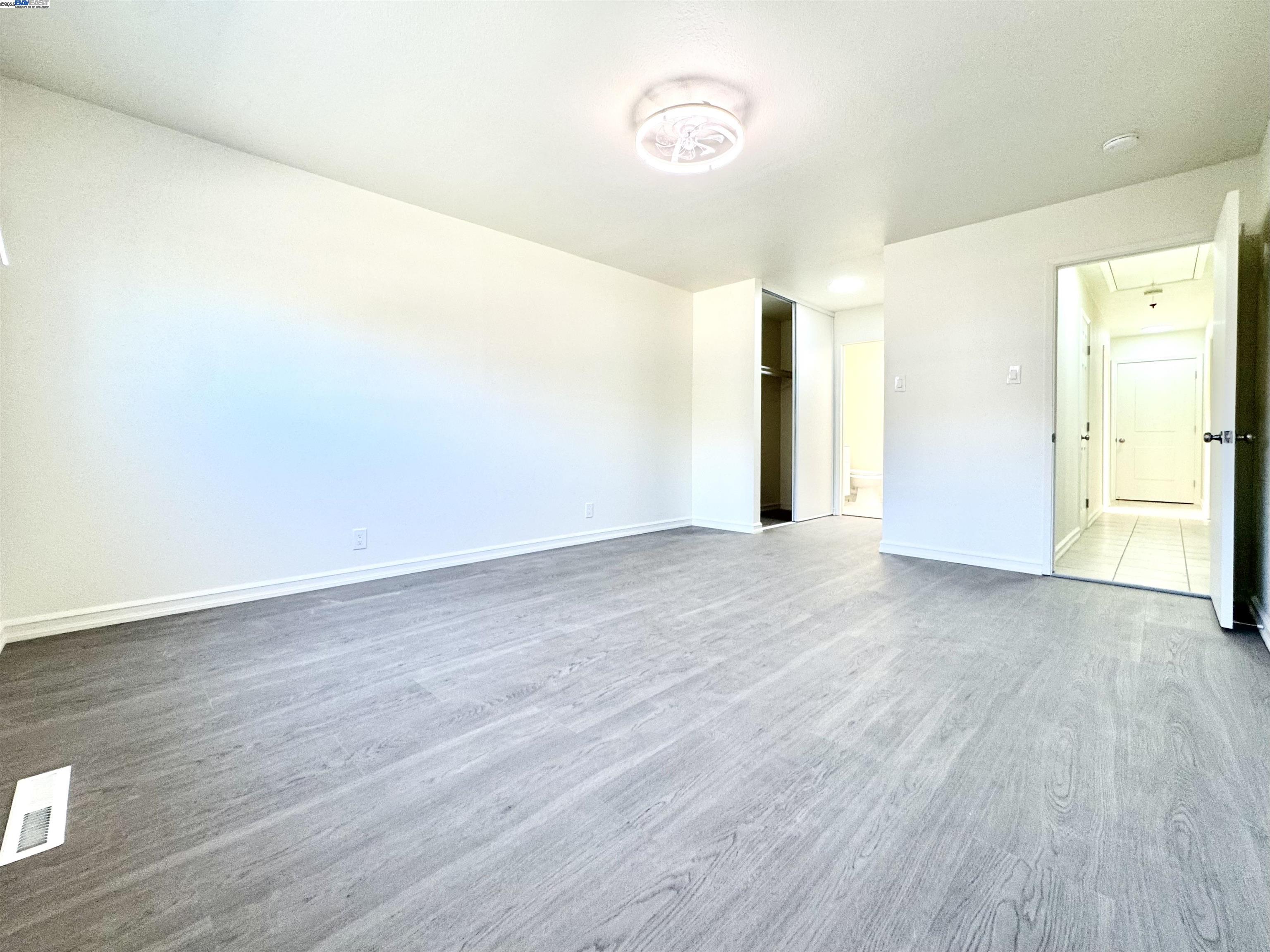 Detail Gallery Image 20 of 44 For 15560 W Calgary St, San Leandro,  CA 94579-2268 - 3 Beds | 2 Baths