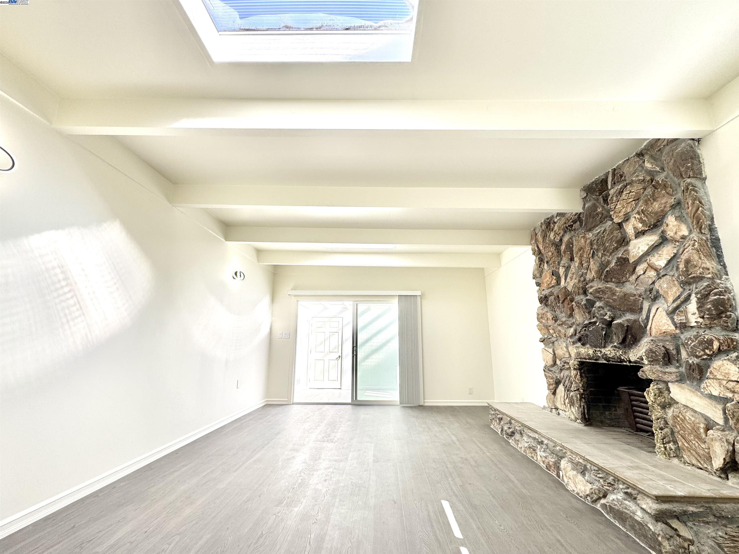 Detail Gallery Image 3 of 44 For 15560 W Calgary St, San Leandro,  CA 94579-2268 - 3 Beds | 2 Baths