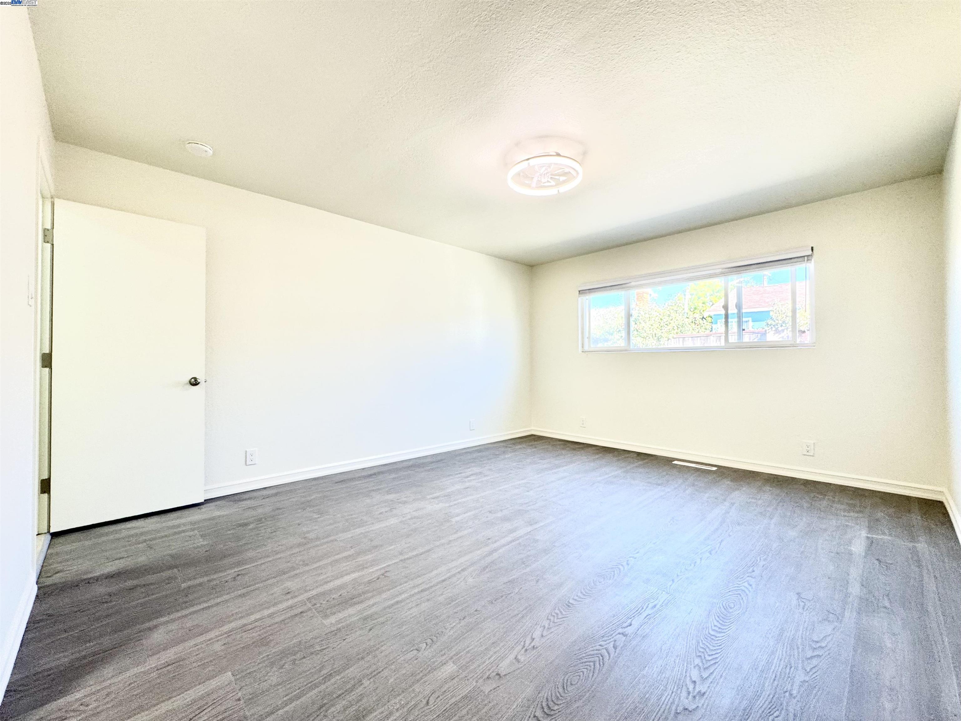 Detail Gallery Image 24 of 44 For 15560 W Calgary St, San Leandro,  CA 94579-2268 - 3 Beds | 2 Baths
