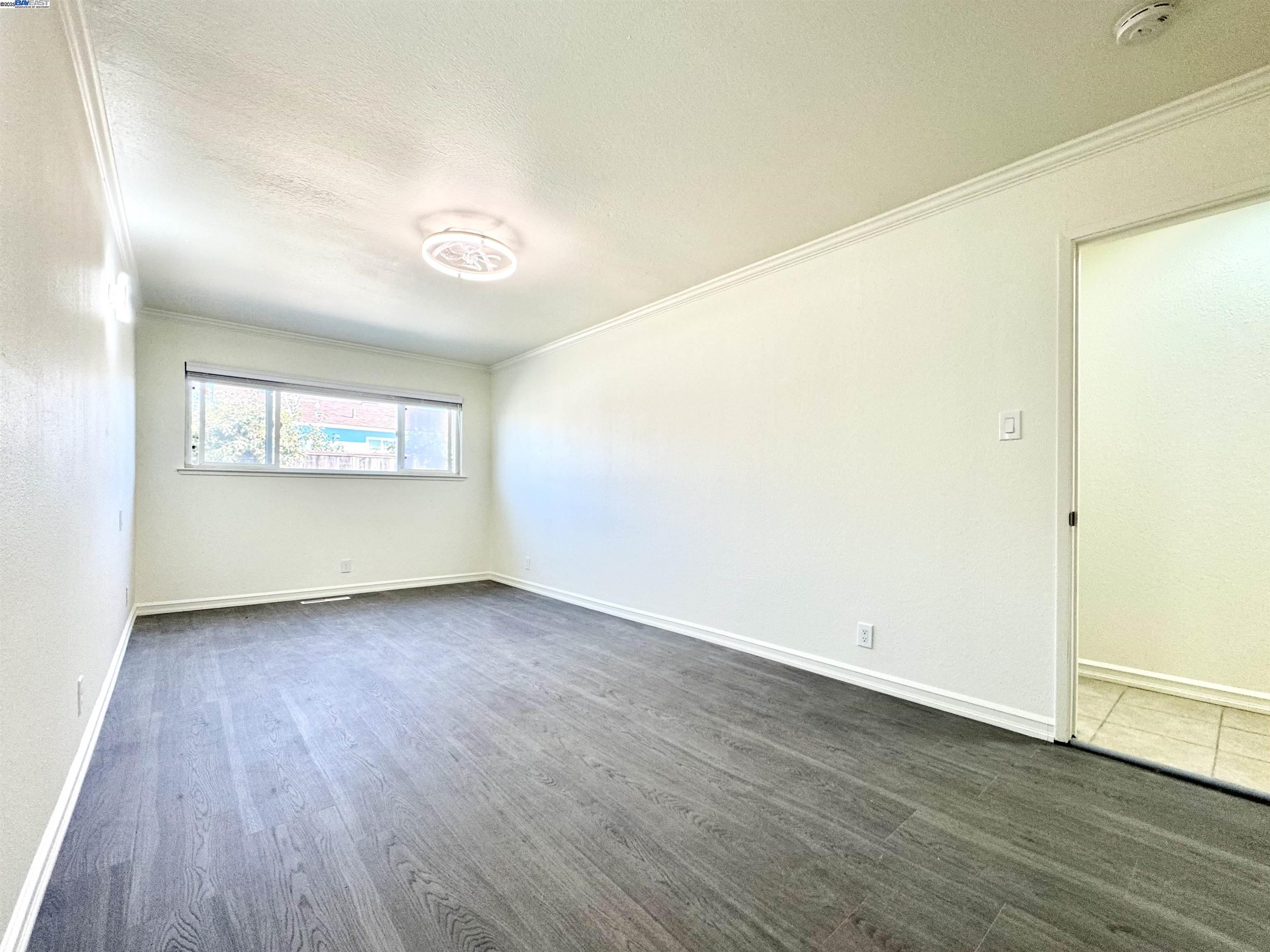 Detail Gallery Image 32 of 44 For 15560 W Calgary St, San Leandro,  CA 94579-2268 - 3 Beds | 2 Baths
