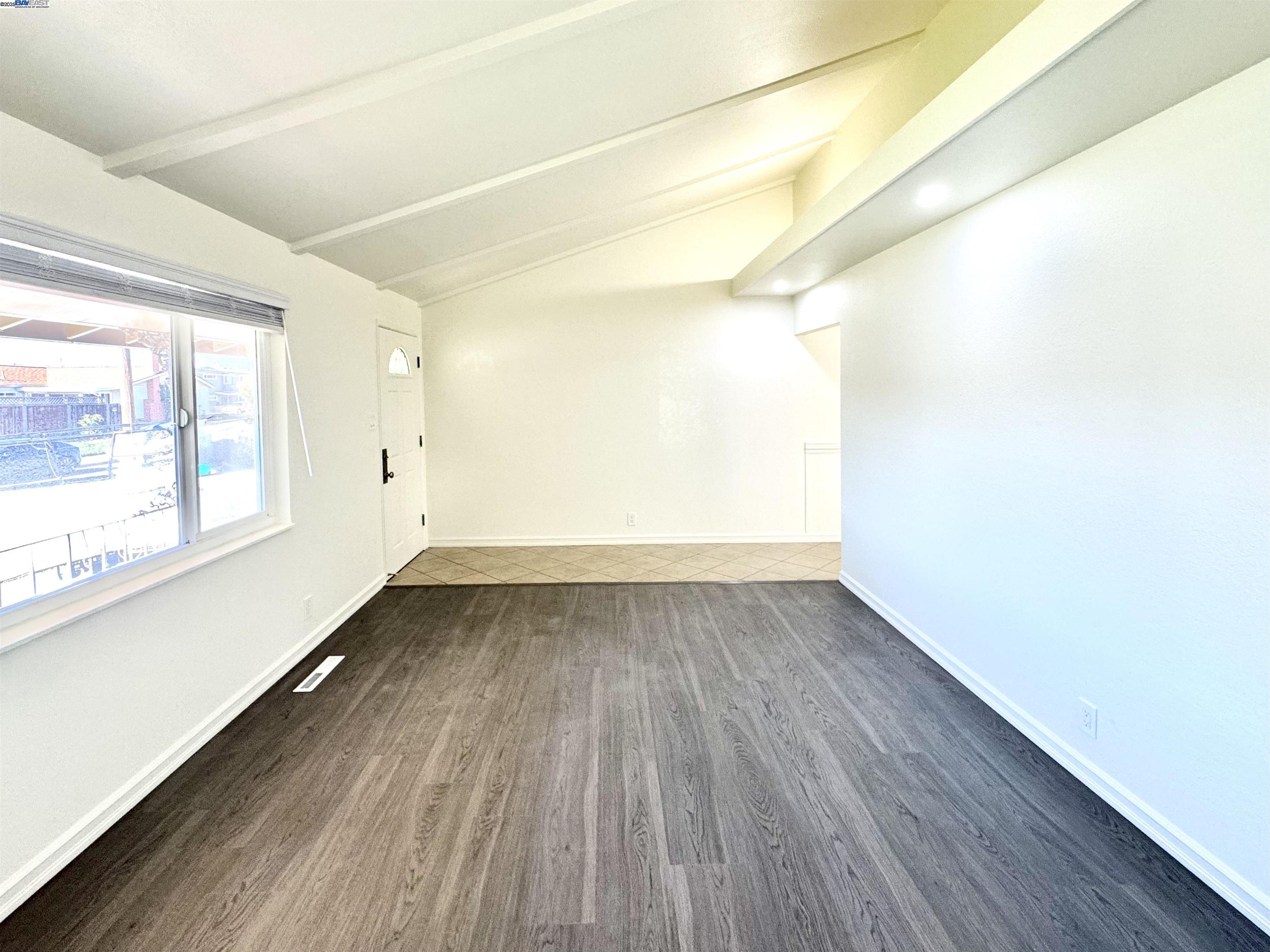 Detail Gallery Image 33 of 44 For 15560 W Calgary St, San Leandro,  CA 94579-2268 - 3 Beds | 2 Baths