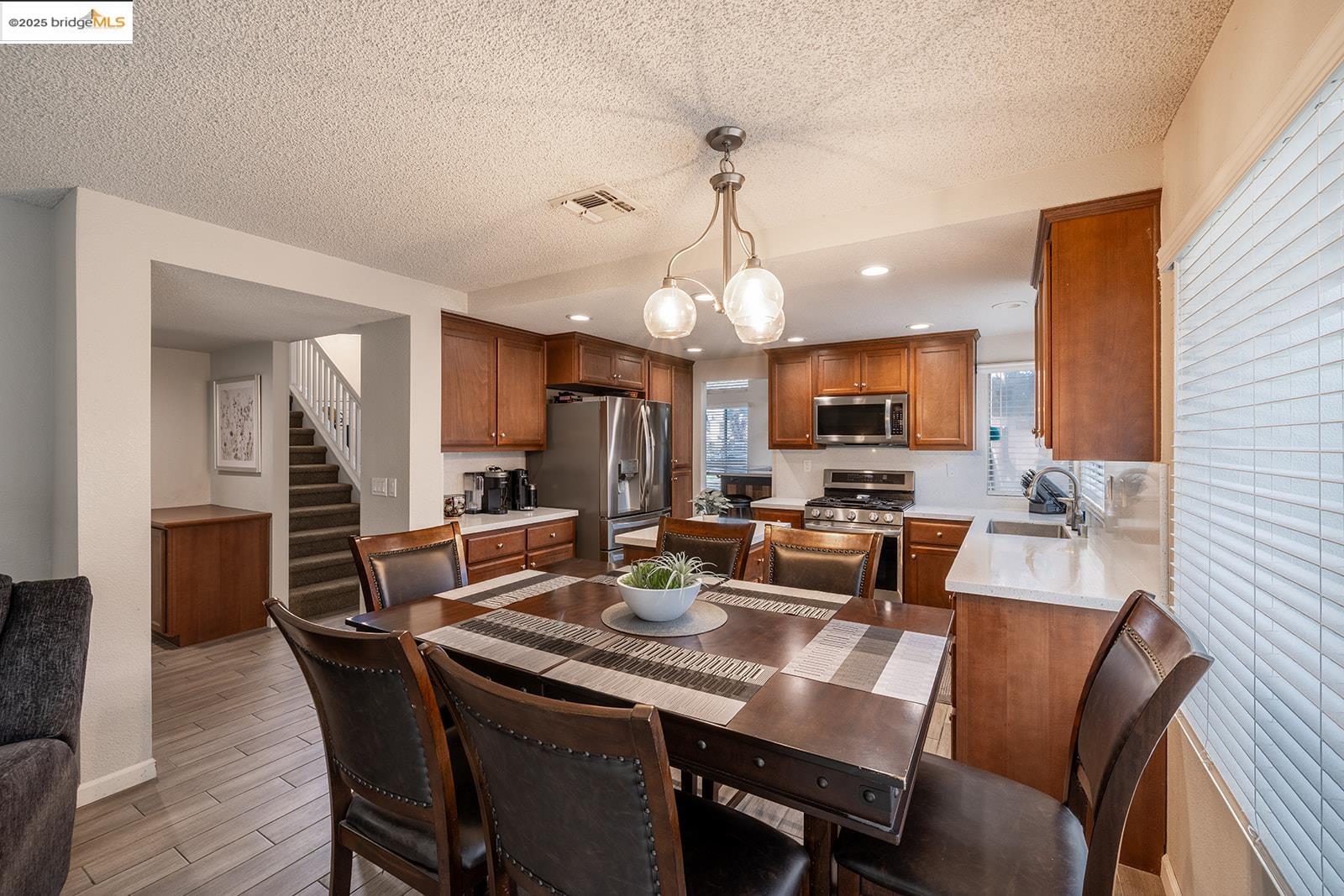 Detail Gallery Image 12 of 34 For 5101 Rodeo Court, Antioch,  CA 94531-8128 - 4 Beds | 3 Baths