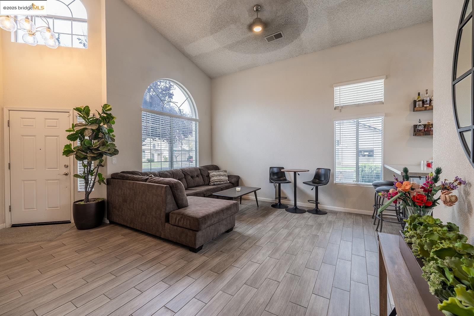 Detail Gallery Image 7 of 34 For 5101 Rodeo Court, Antioch,  CA 94531-8128 - 4 Beds | 3 Baths