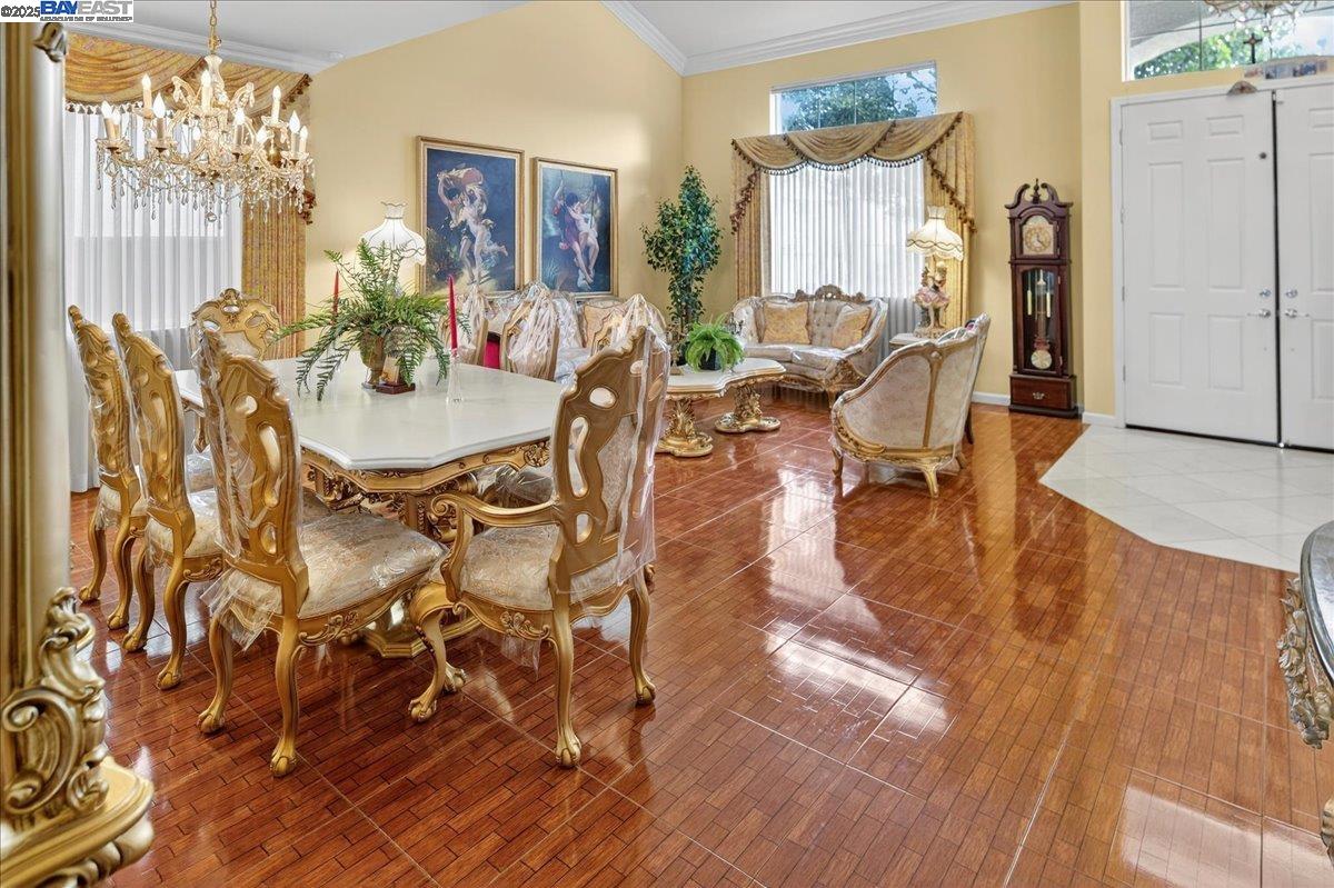 Detail Gallery Image 2 of 59 For 3505 Park Ridge Dr, Richmond,  CA 94806 - 5 Beds | 4 Baths