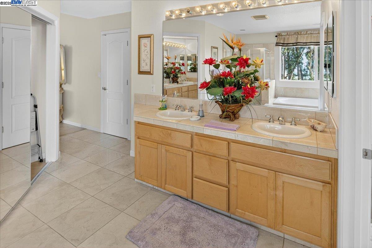 Detail Gallery Image 33 of 59 For 3505 Park Ridge Dr, Richmond,  CA 94806 - 5 Beds | 4 Baths