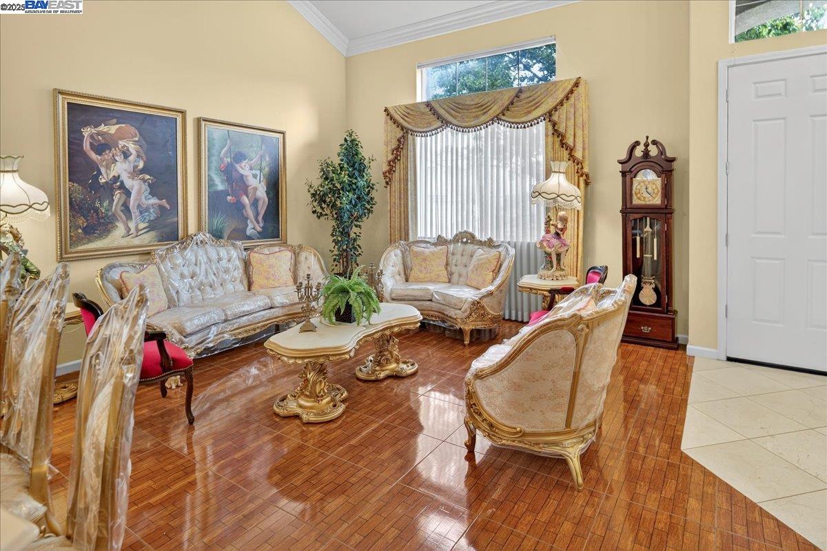 Detail Gallery Image 5 of 59 For 3505 Park Ridge Dr, Richmond,  CA 94806 - 5 Beds | 4 Baths