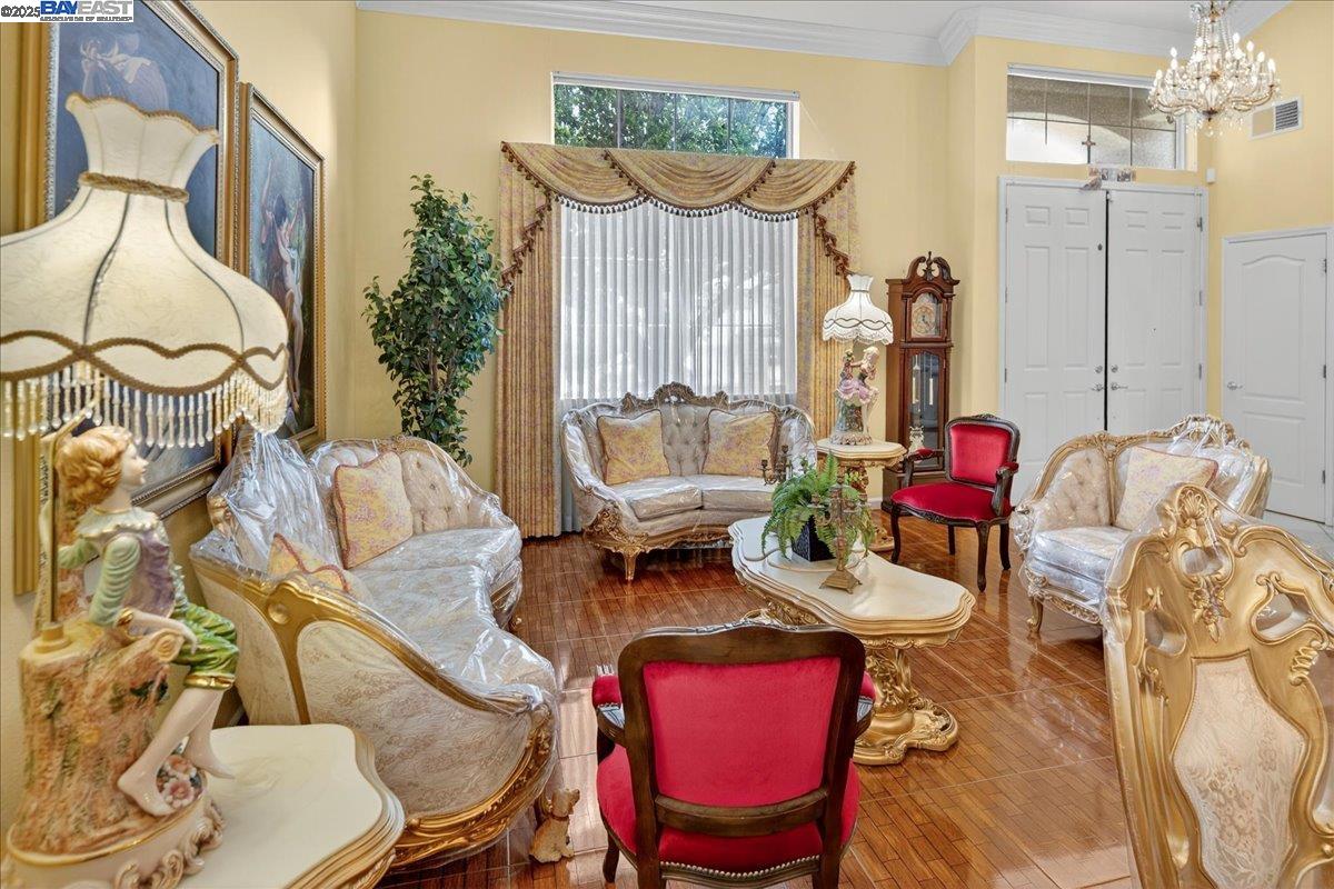 Detail Gallery Image 6 of 59 For 3505 Park Ridge Dr, Richmond,  CA 94806 - 5 Beds | 4 Baths