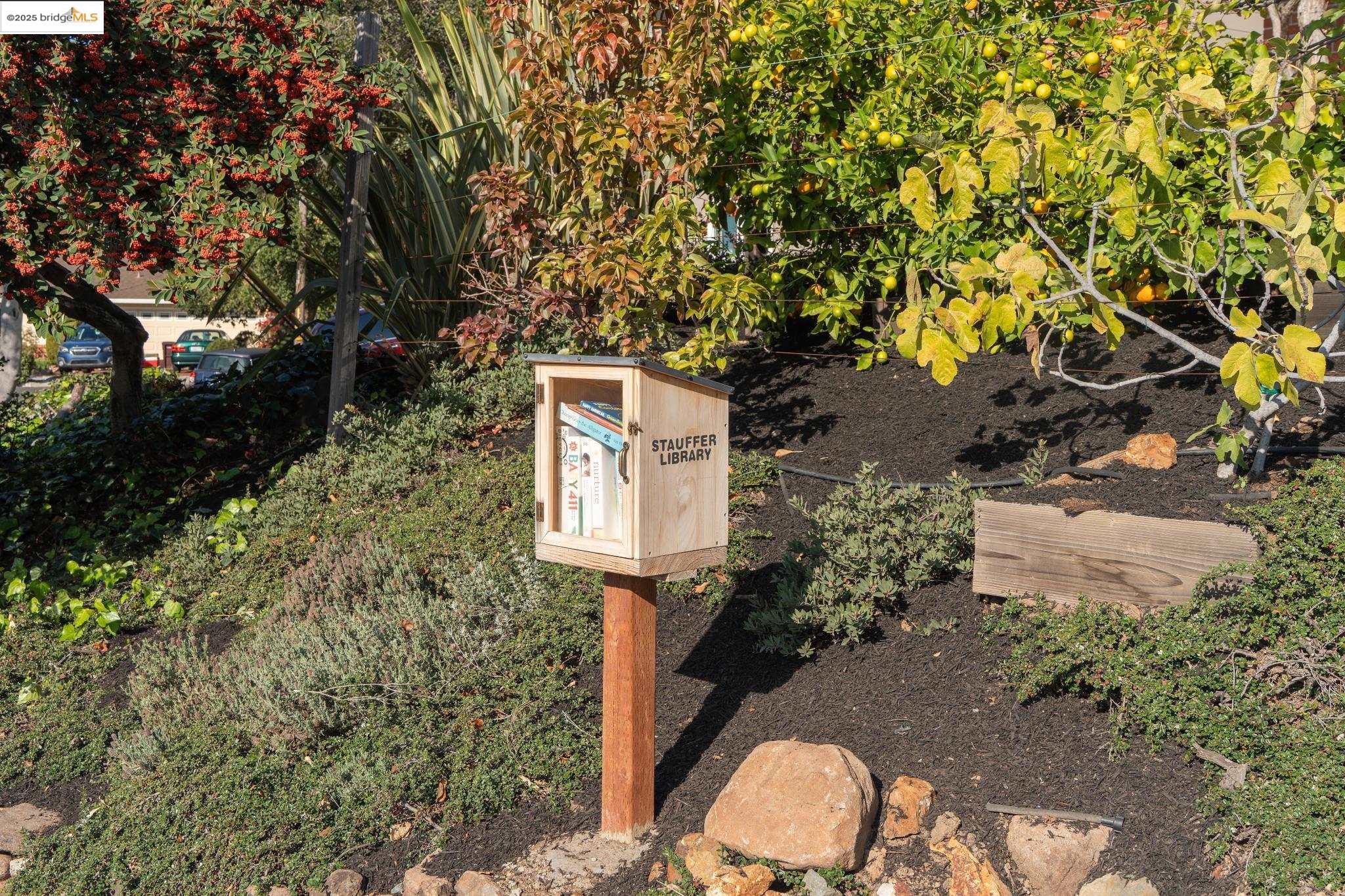 Detail Gallery Image 18 of 60 For 4671 Stauffer Pl, Oakland,  CA 94619 - 3 Beds | 3/1 Baths