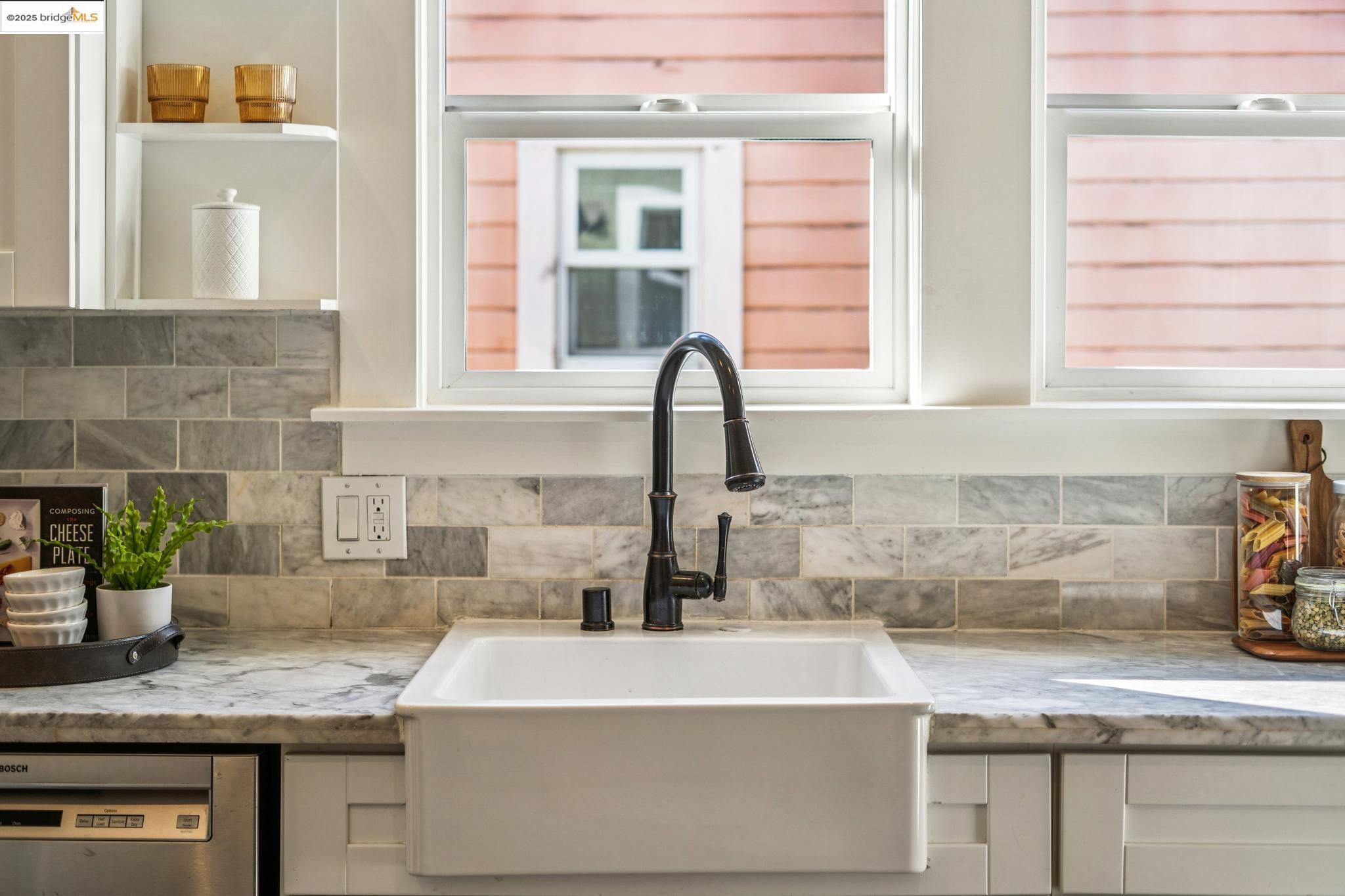 Detail Gallery Image 17 of 60 For 1054 54th St., Oakland,  CA 94608 - 4 Beds | 2/1 Baths