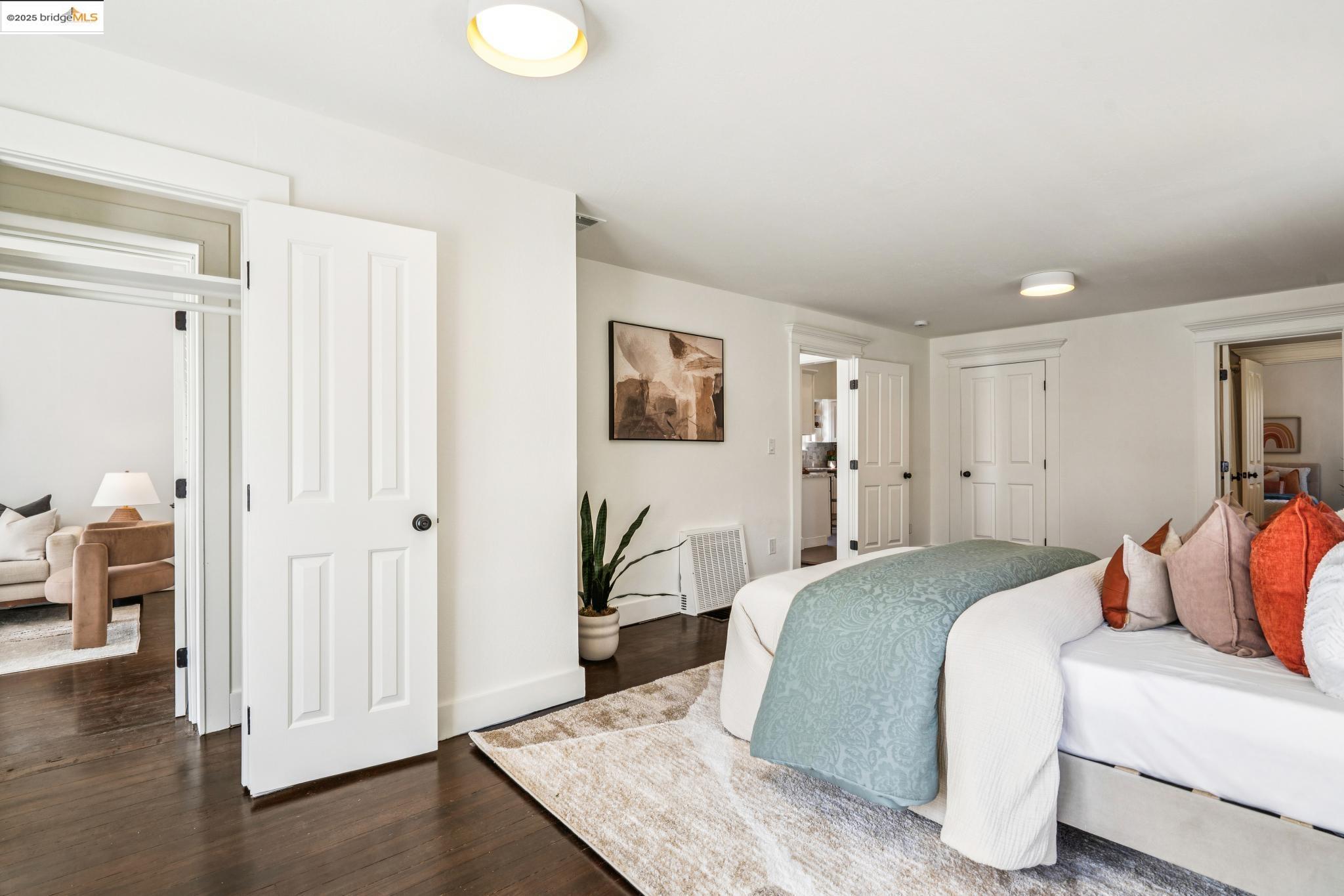 Detail Gallery Image 22 of 60 For 1054 54th St., Oakland,  CA 94608 - 4 Beds | 2/1 Baths