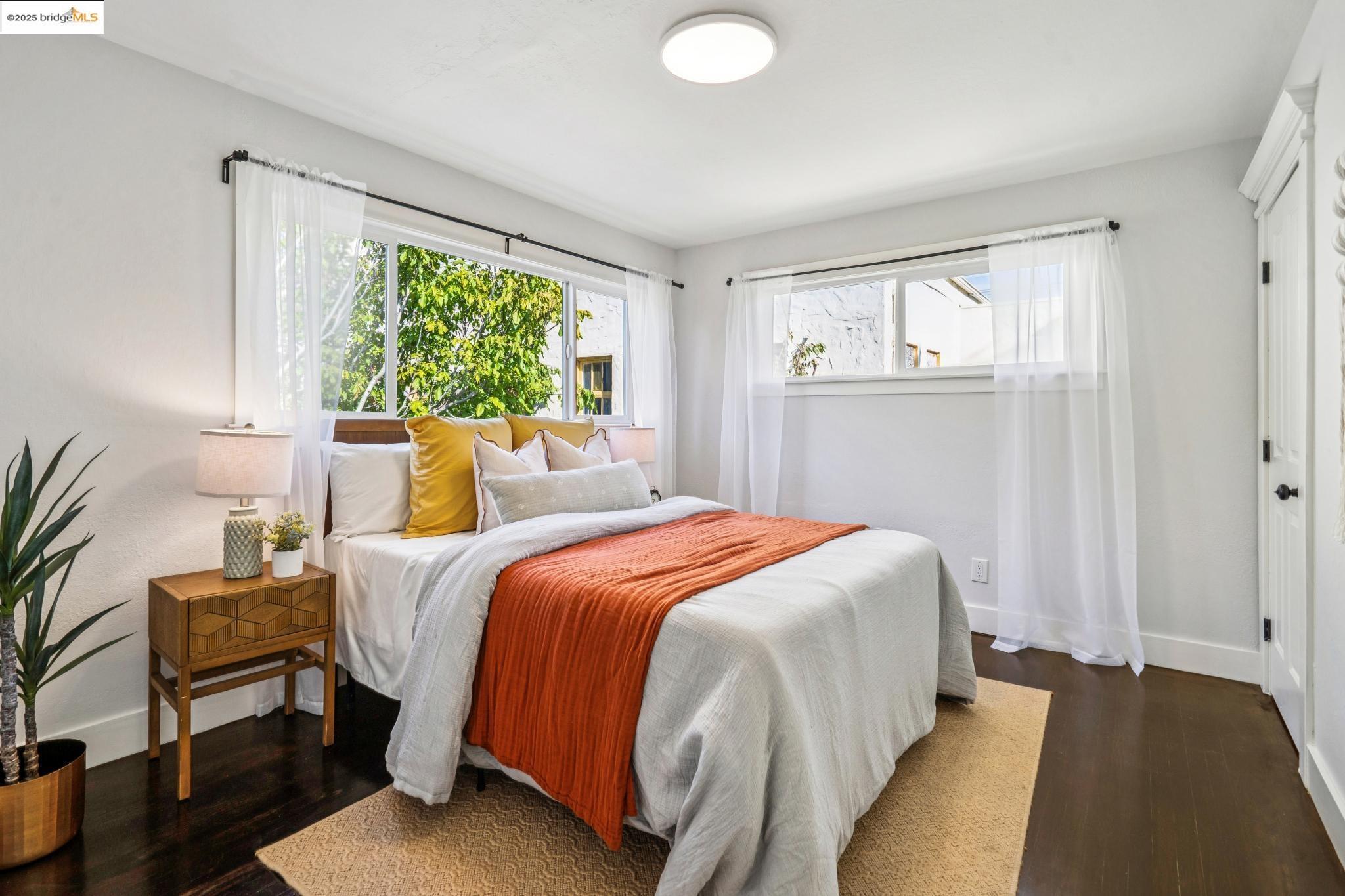 Detail Gallery Image 27 of 60 For 1054 54th St., Oakland,  CA 94608 - 4 Beds | 2/1 Baths