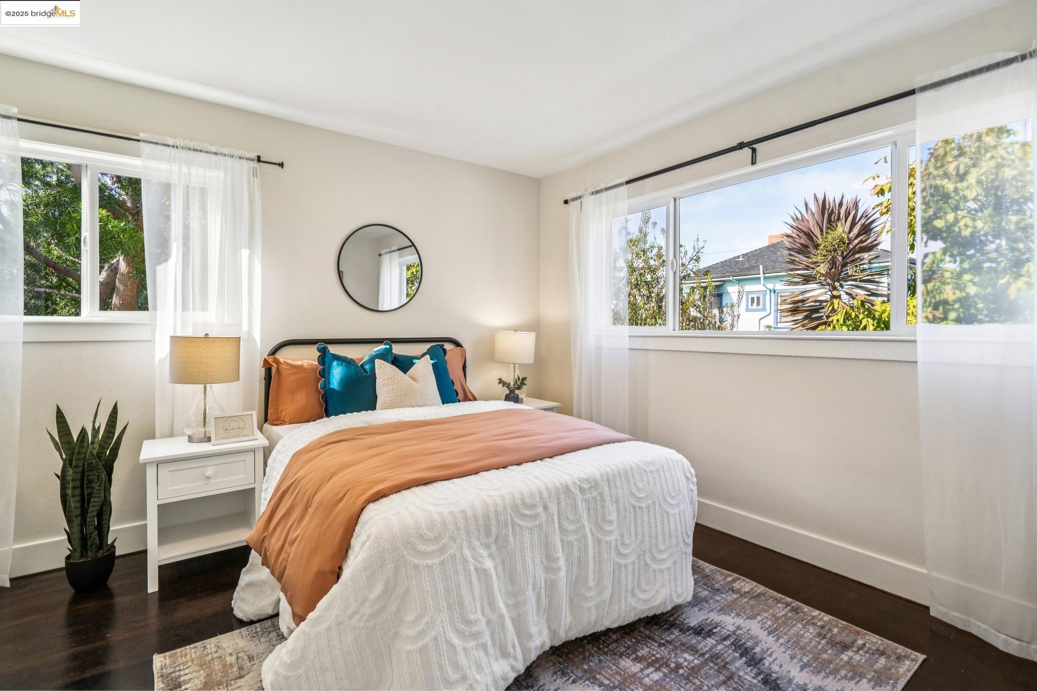 Detail Gallery Image 31 of 60 For 1054 54th St., Oakland,  CA 94608 - 4 Beds | 2/1 Baths