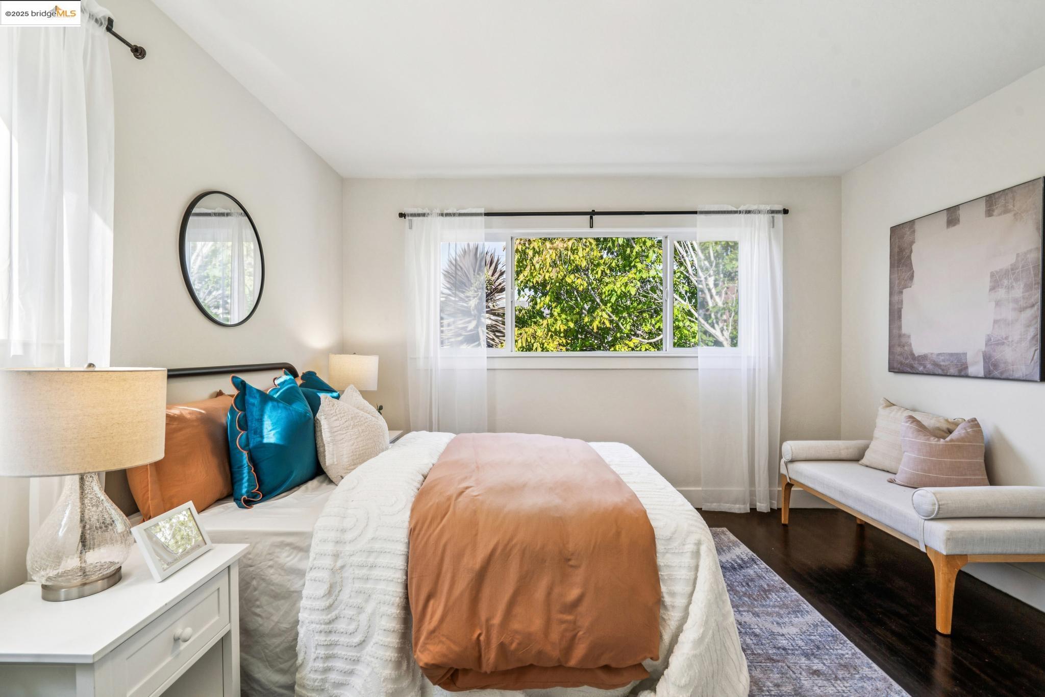 Detail Gallery Image 32 of 60 For 1054 54th St., Oakland,  CA 94608 - 4 Beds | 2/1 Baths