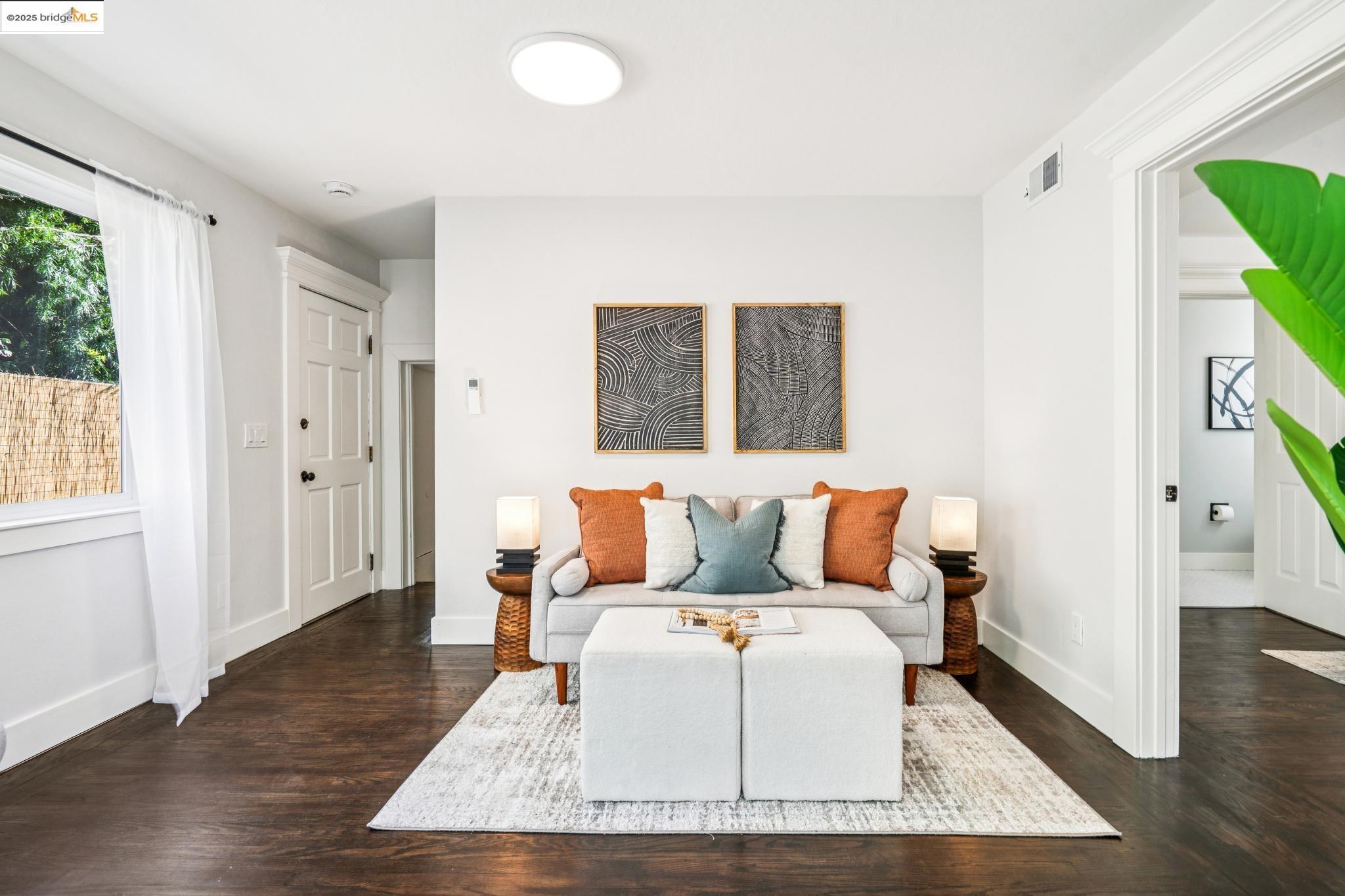 Detail Gallery Image 37 of 60 For 1054 54th St., Oakland,  CA 94608 - 4 Beds | 2/1 Baths