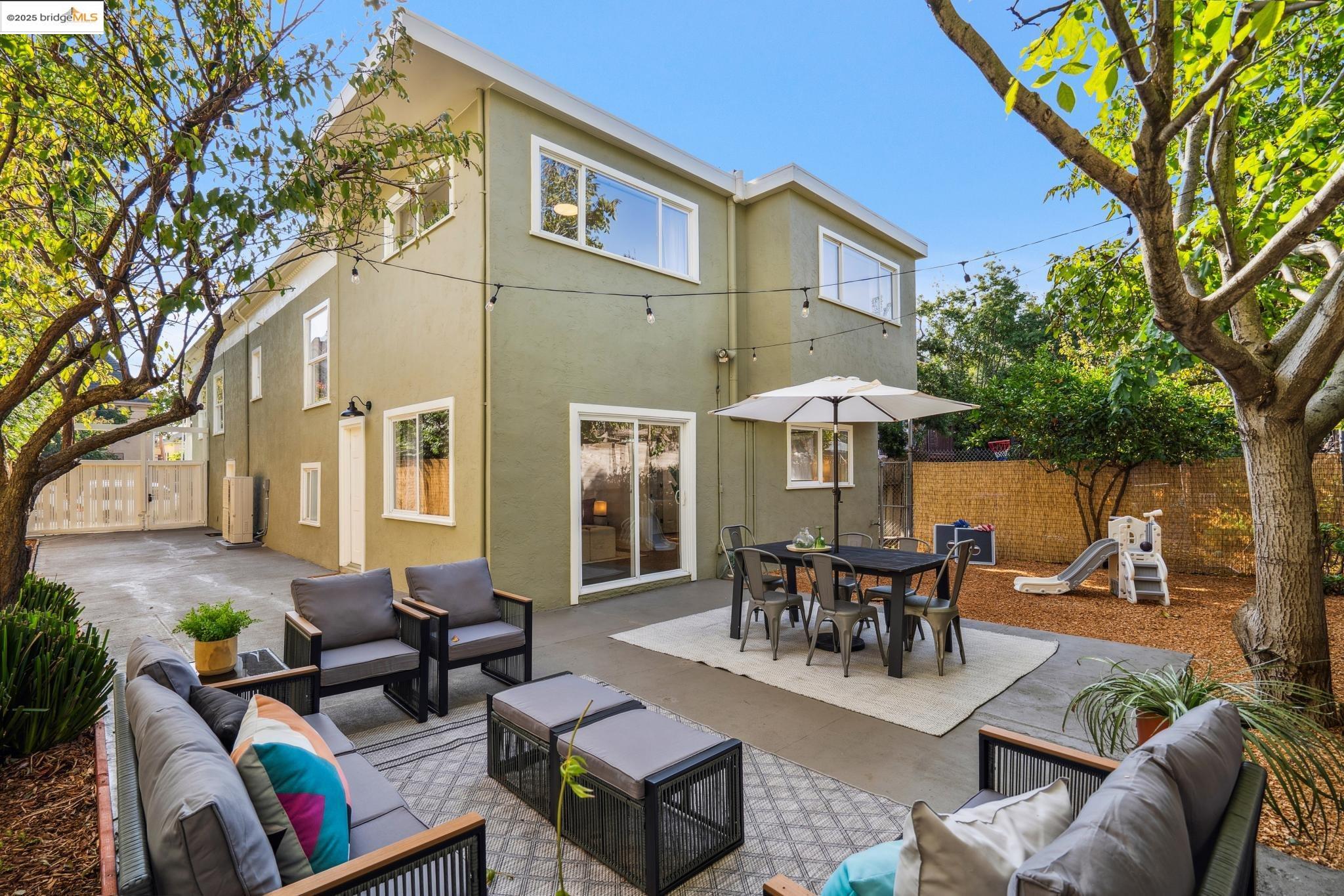 Detail Gallery Image 55 of 60 For 1054 54th St., Oakland,  CA 94608 - 4 Beds | 2/1 Baths