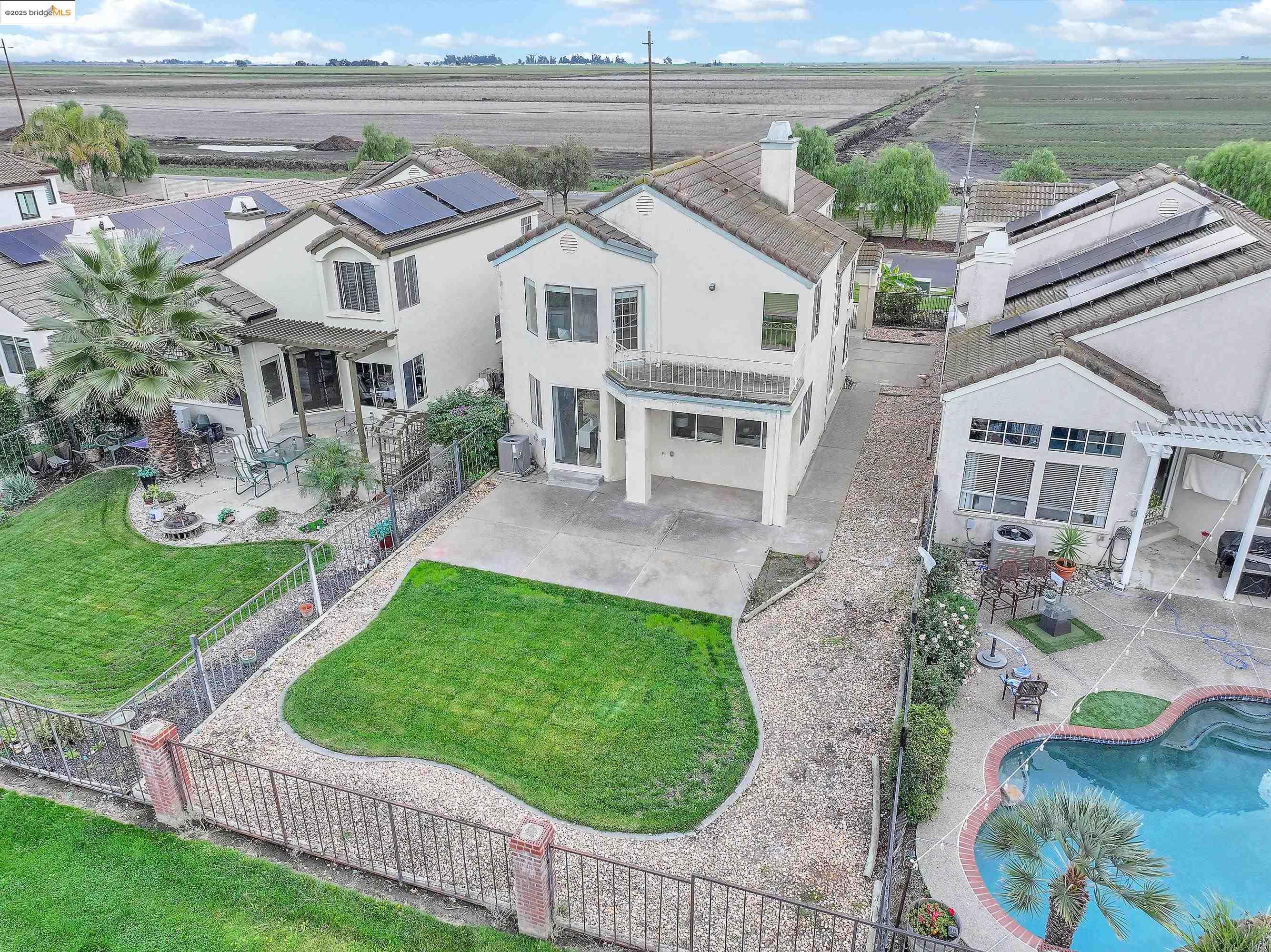 Detail Gallery Image 26 of 32 For 2675 Cherry Hills Dr, Discovery Bay,  CA 94505 - 3 Beds | 2/1 Baths