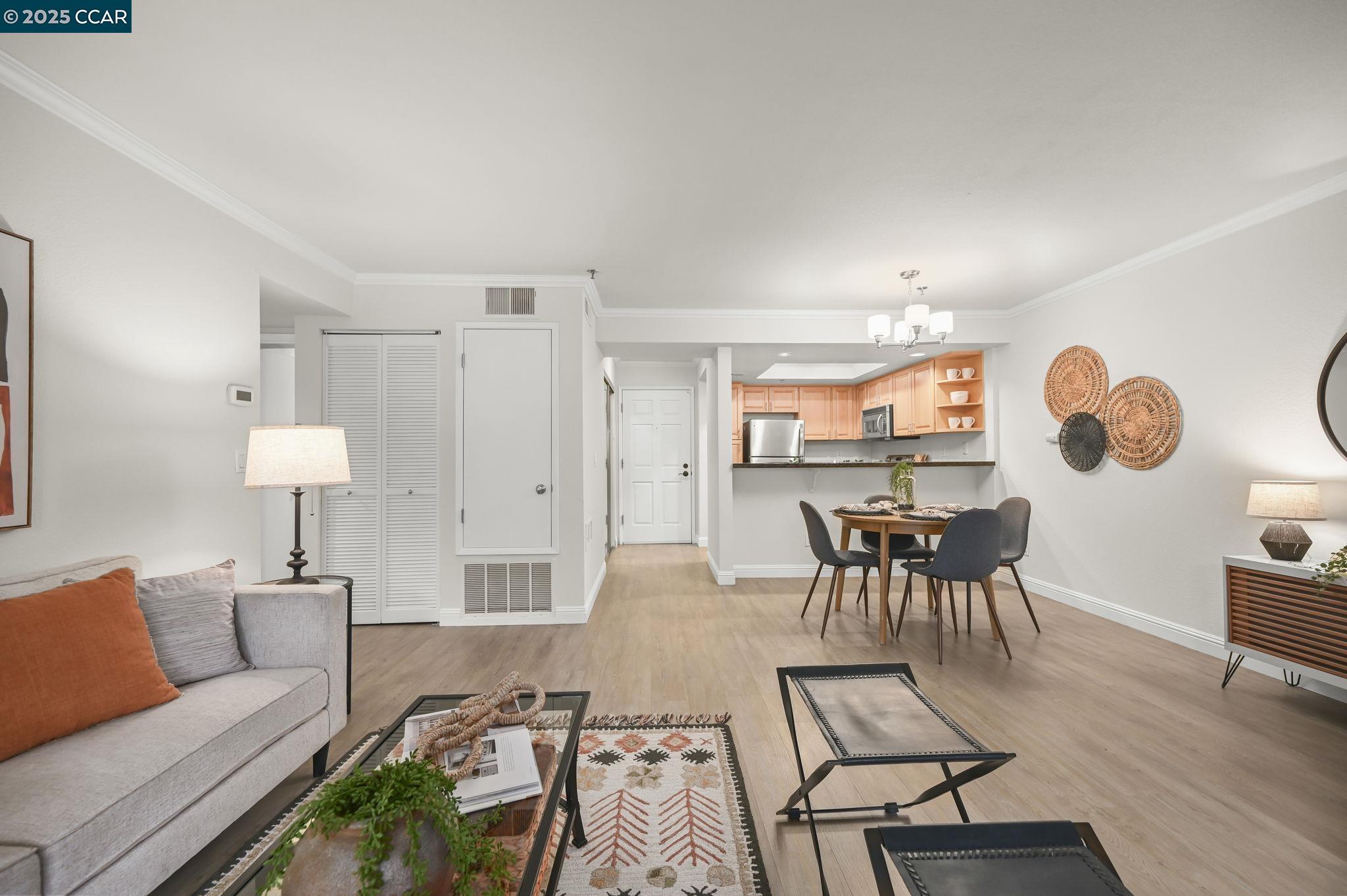 Photo #5: 41118324 Listing: Photo #5