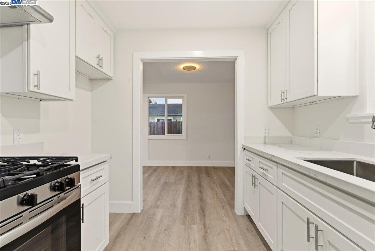 Detail Gallery Image 12 of 19 For 426 Gramercy Pl, Oakland,  CA 94603 - 3 Beds | 1 Baths