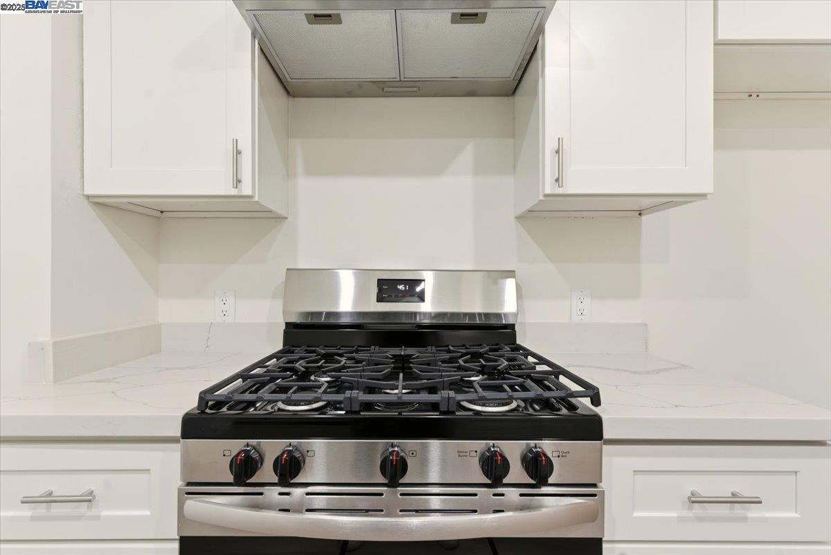 Detail Gallery Image 13 of 19 For 426 Gramercy Pl, Oakland,  CA 94603 - 3 Beds | 1 Baths