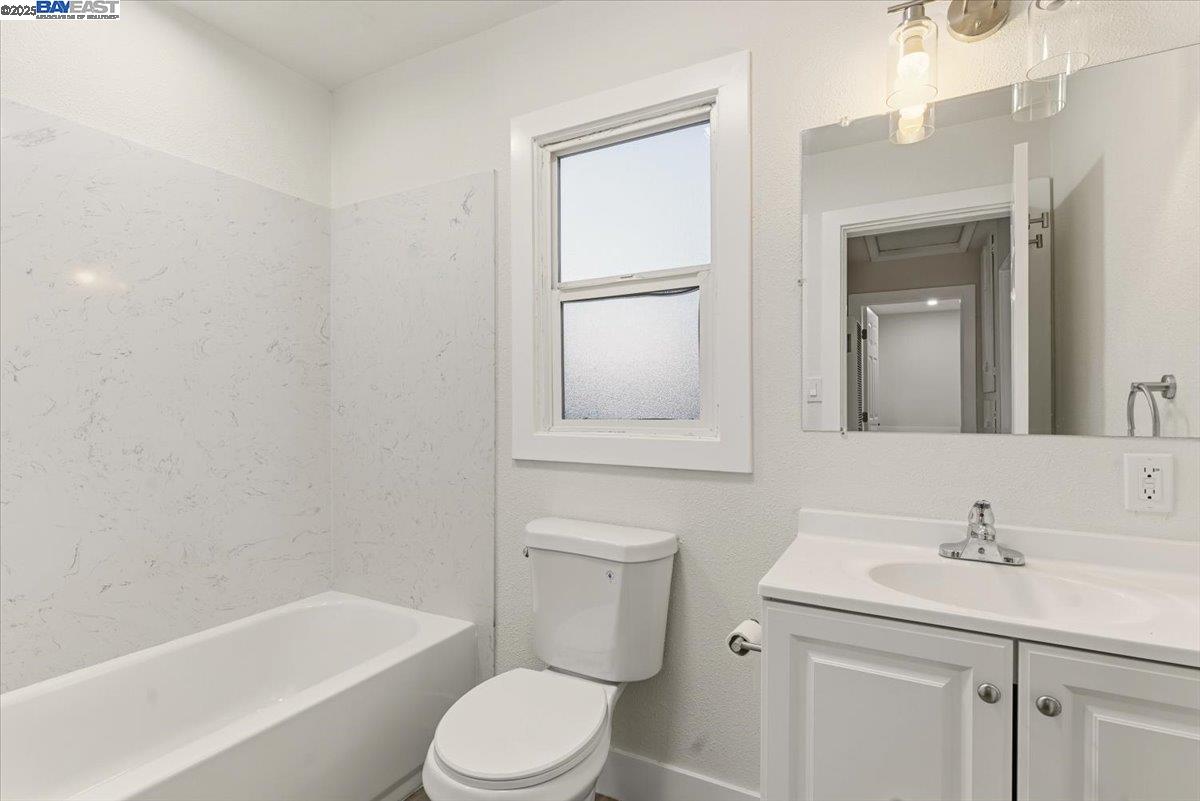 Detail Gallery Image 17 of 19 For 426 Gramercy Pl, Oakland,  CA 94603 - 3 Beds | 1 Baths