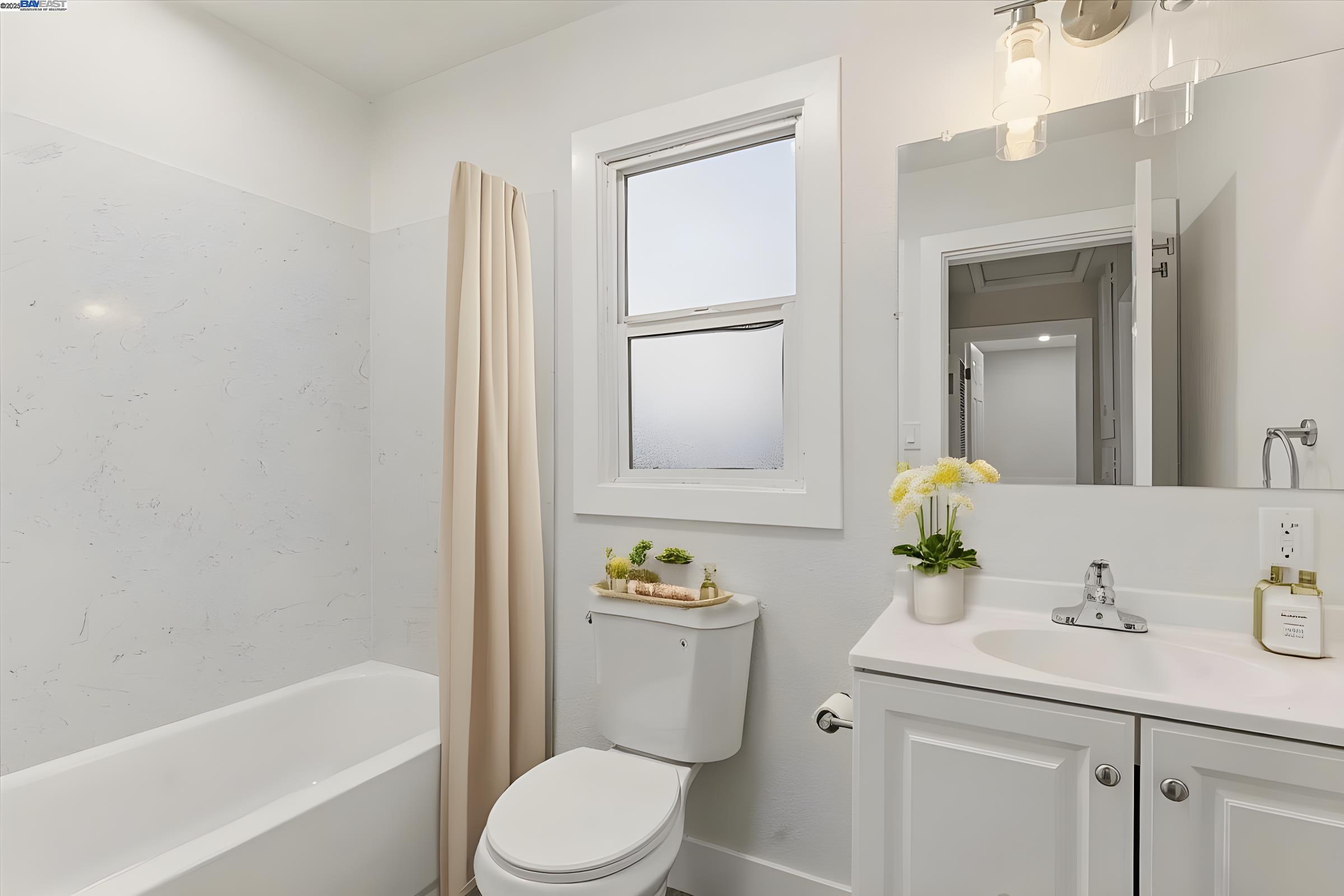 Detail Gallery Image 7 of 19 For 426 Gramercy Pl, Oakland,  CA 94603 - 3 Beds | 1 Baths