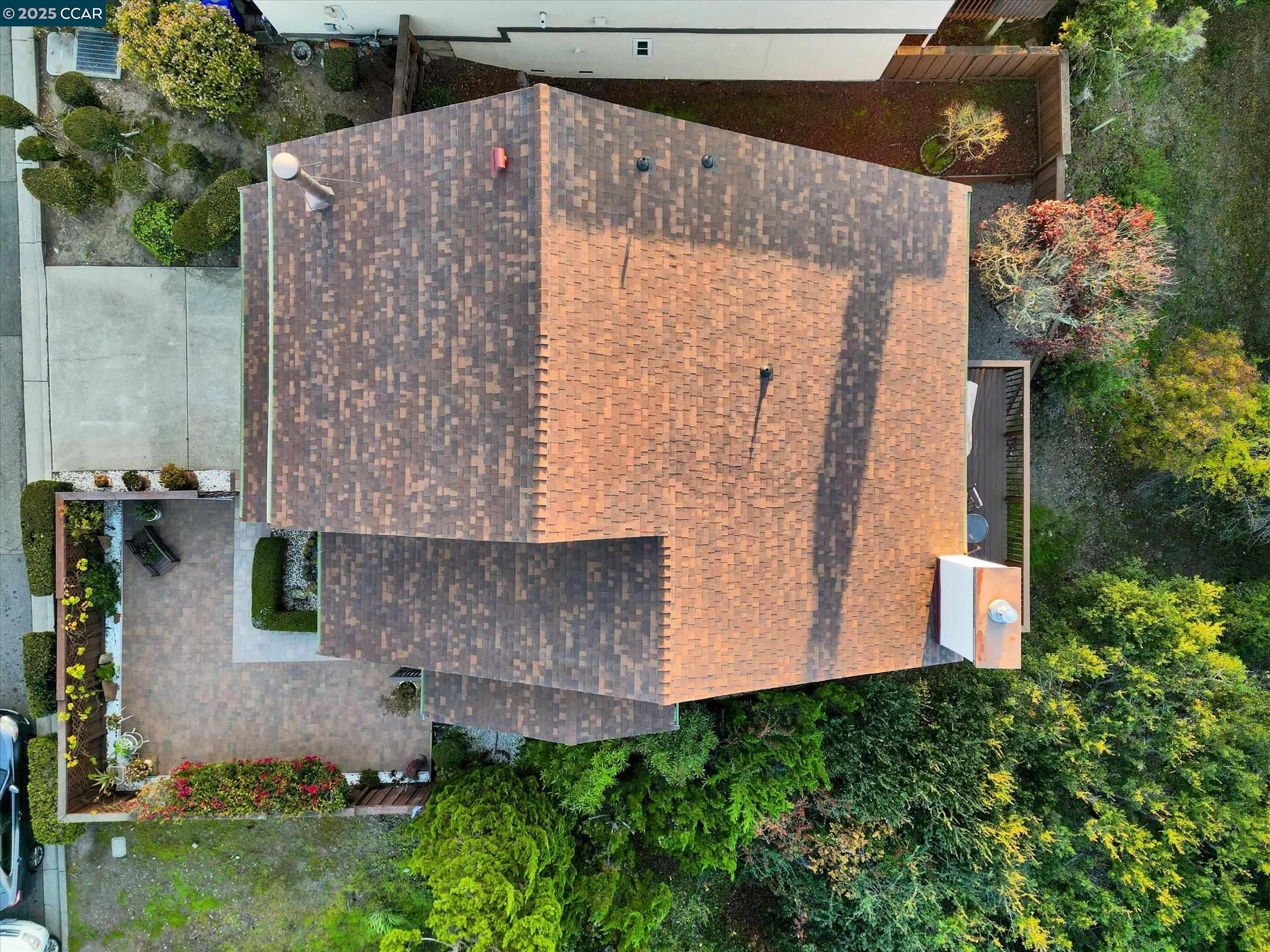 Detail Gallery Image 11 of 60 For 1310 Lewis Ln, Pinole,  CA 94564-2132 - 3 Beds | 2/1 Baths