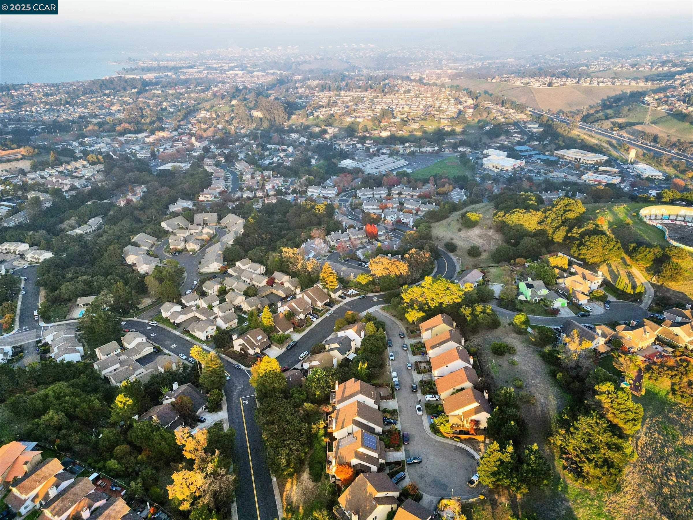 Detail Gallery Image 13 of 60 For 1310 Lewis Ln, Pinole,  CA 94564-2132 - 3 Beds | 2/1 Baths