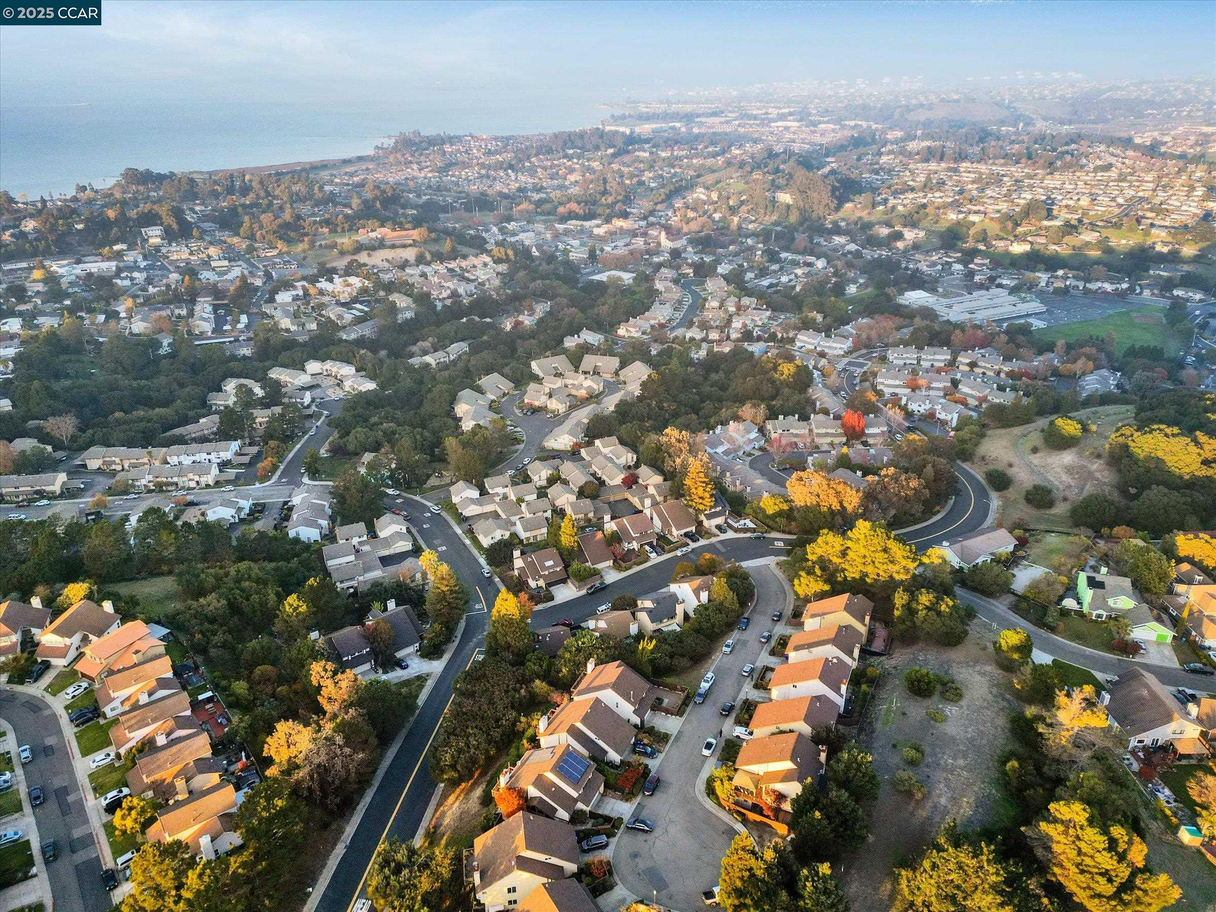 Detail Gallery Image 14 of 60 For 1310 Lewis Ln, Pinole,  CA 94564-2132 - 3 Beds | 2/1 Baths