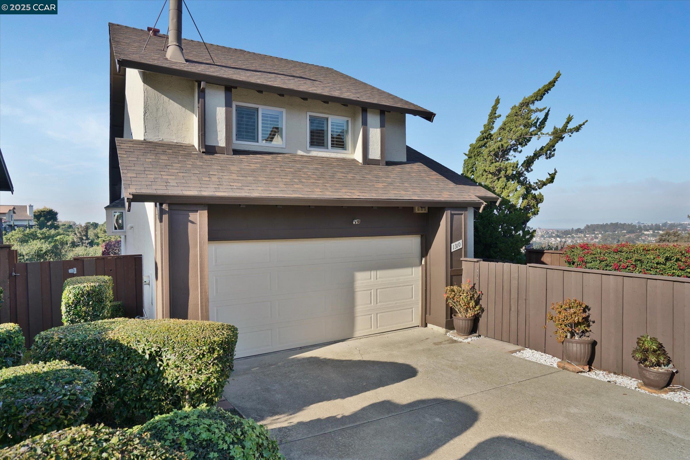 Detail Gallery Image 16 of 60 For 1310 Lewis Ln, Pinole,  CA 94564-2132 - 3 Beds | 2/1 Baths