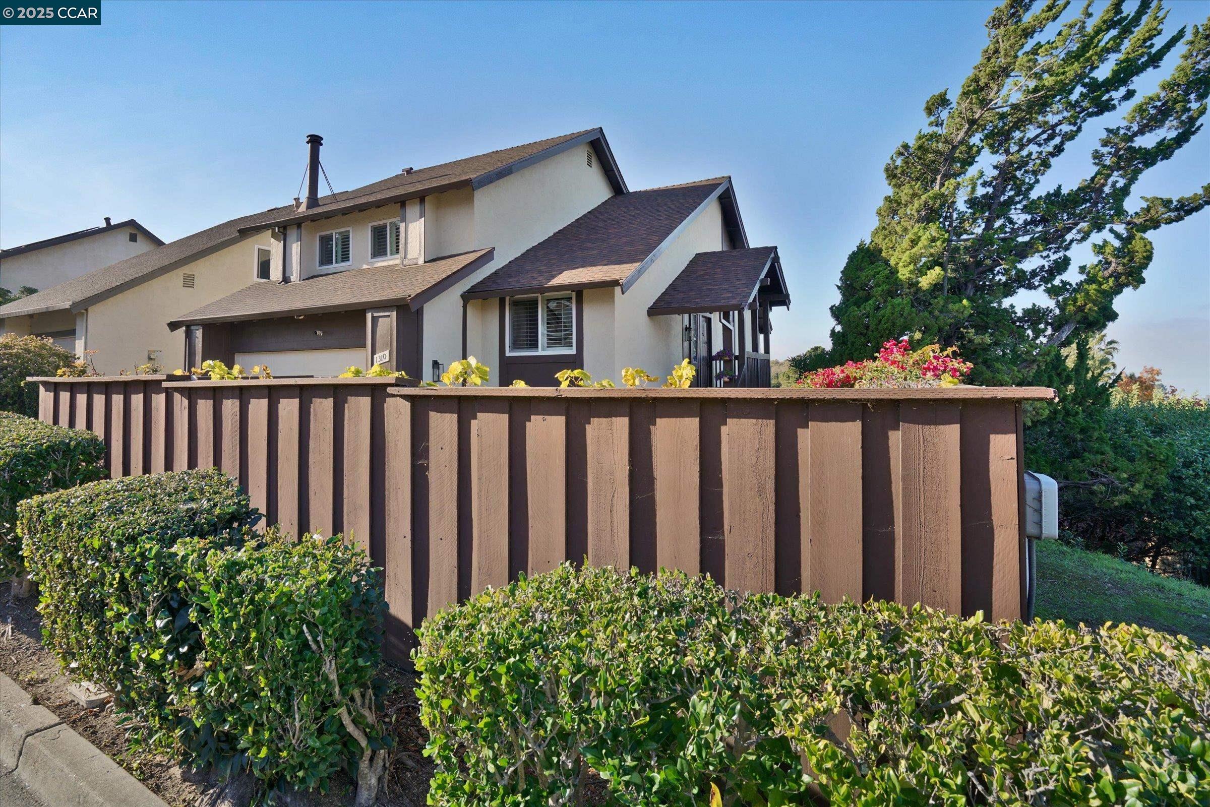 Detail Gallery Image 18 of 60 For 1310 Lewis Ln, Pinole,  CA 94564-2132 - 3 Beds | 2/1 Baths