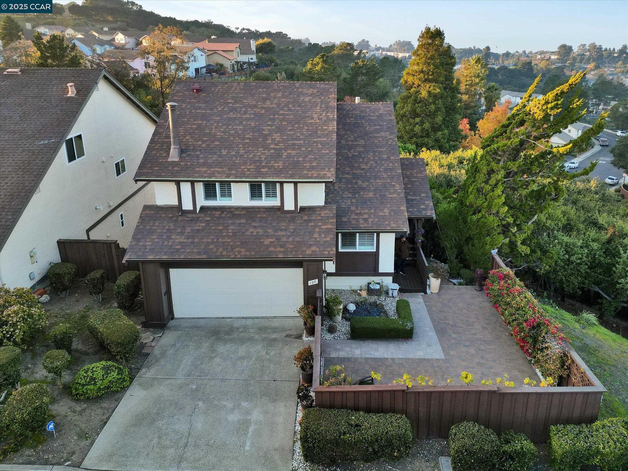 Detail Gallery Image 3 of 60 For 1310 Lewis Ln, Pinole,  CA 94564-2132 - 3 Beds | 2/1 Baths