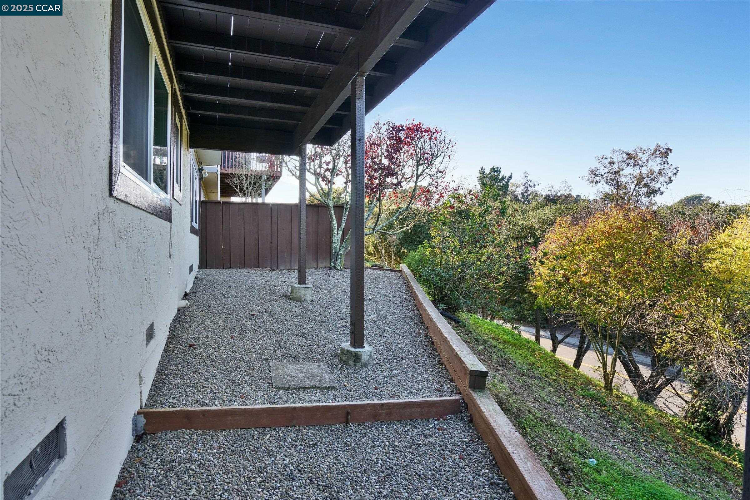 Detail Gallery Image 22 of 60 For 1310 Lewis Ln, Pinole,  CA 94564-2132 - 3 Beds | 2/1 Baths