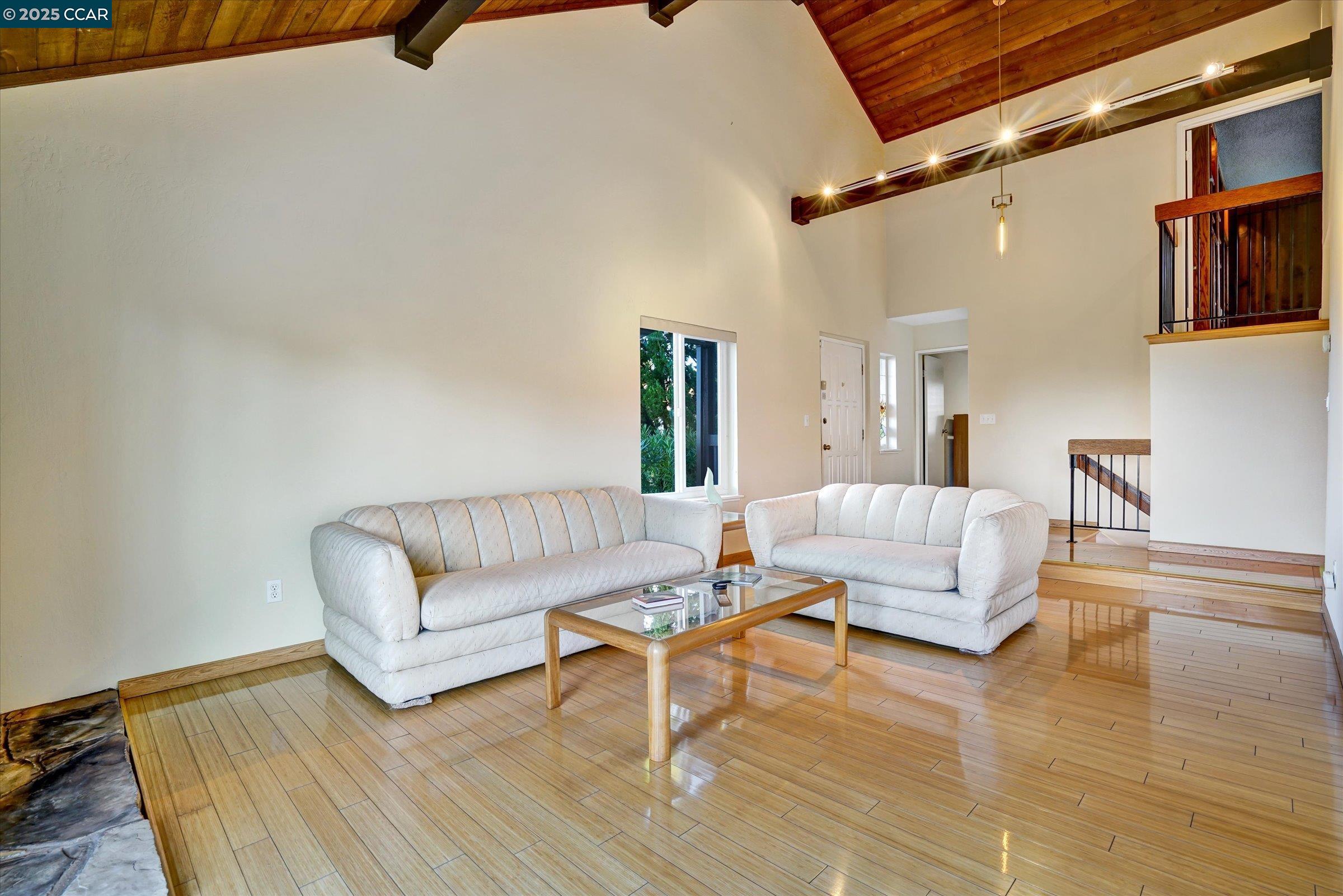 Detail Gallery Image 30 of 60 For 1310 Lewis Ln, Pinole,  CA 94564-2132 - 3 Beds | 2/1 Baths