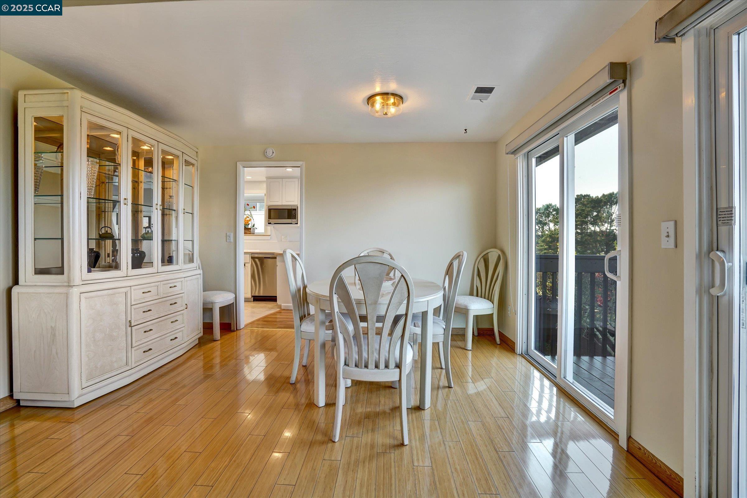 Detail Gallery Image 31 of 60 For 1310 Lewis Ln, Pinole,  CA 94564-2132 - 3 Beds | 2/1 Baths