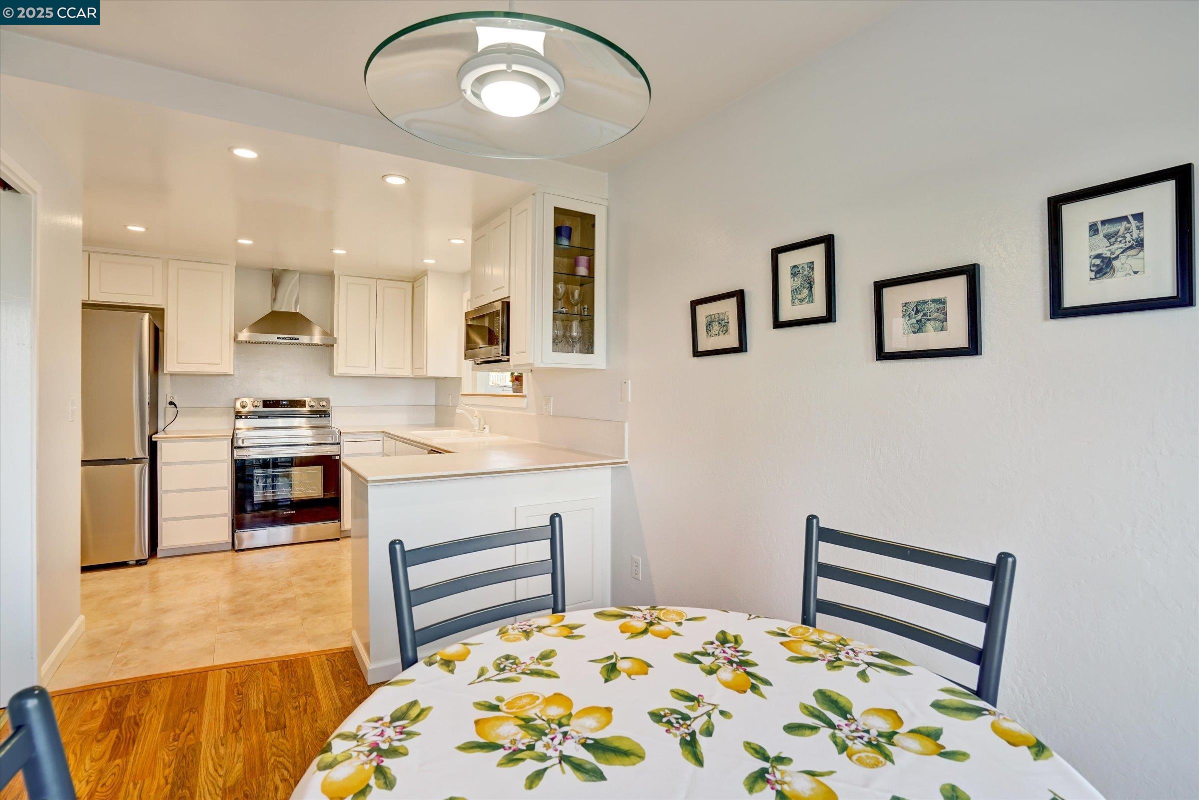 Detail Gallery Image 37 of 60 For 1310 Lewis Ln, Pinole,  CA 94564-2132 - 3 Beds | 2/1 Baths