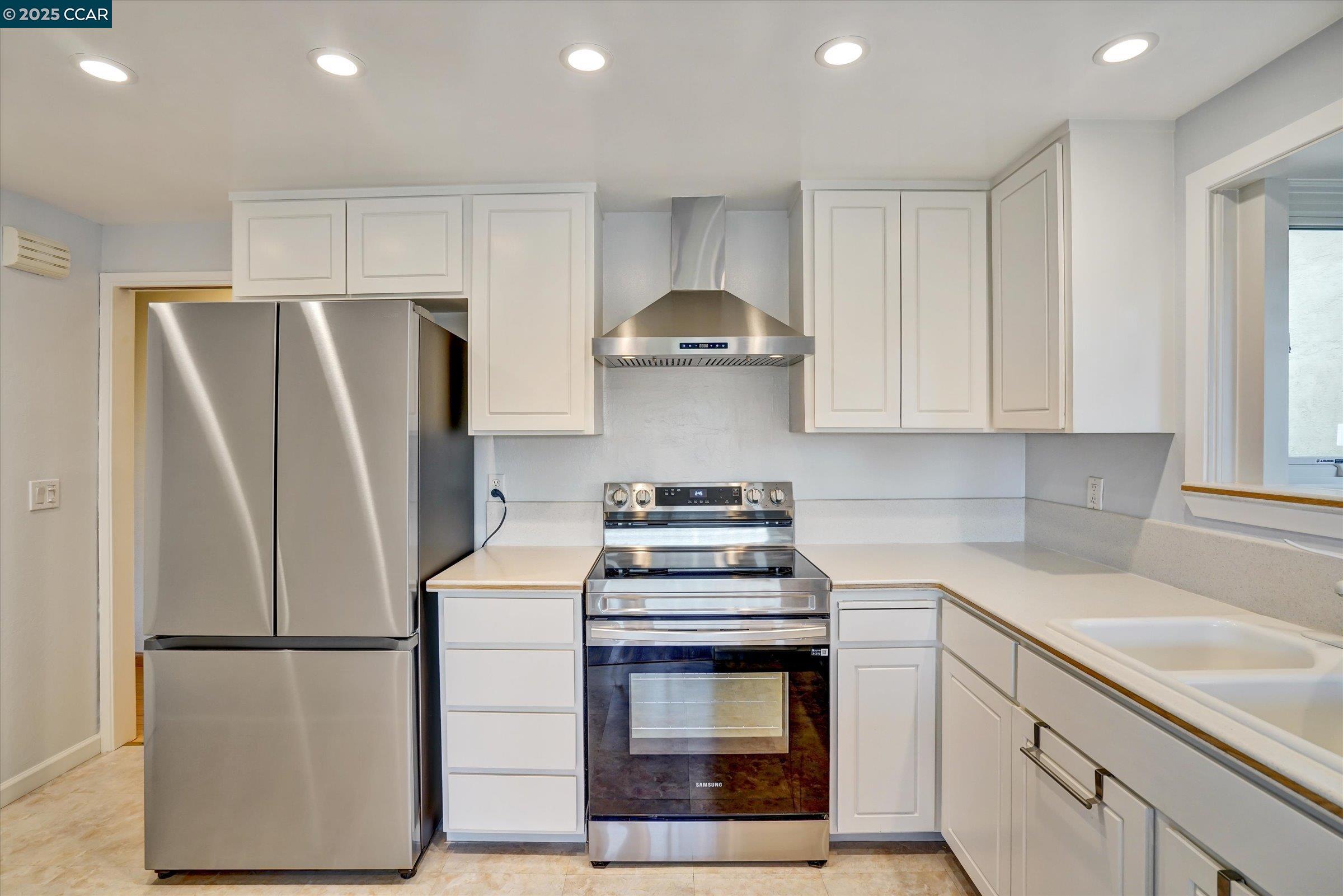 Detail Gallery Image 40 of 60 For 1310 Lewis Ln, Pinole,  CA 94564-2132 - 3 Beds | 2/1 Baths