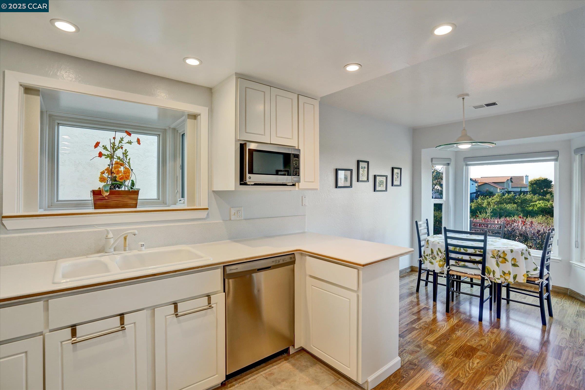 Detail Gallery Image 43 of 60 For 1310 Lewis Ln, Pinole,  CA 94564-2132 - 3 Beds | 2/1 Baths
