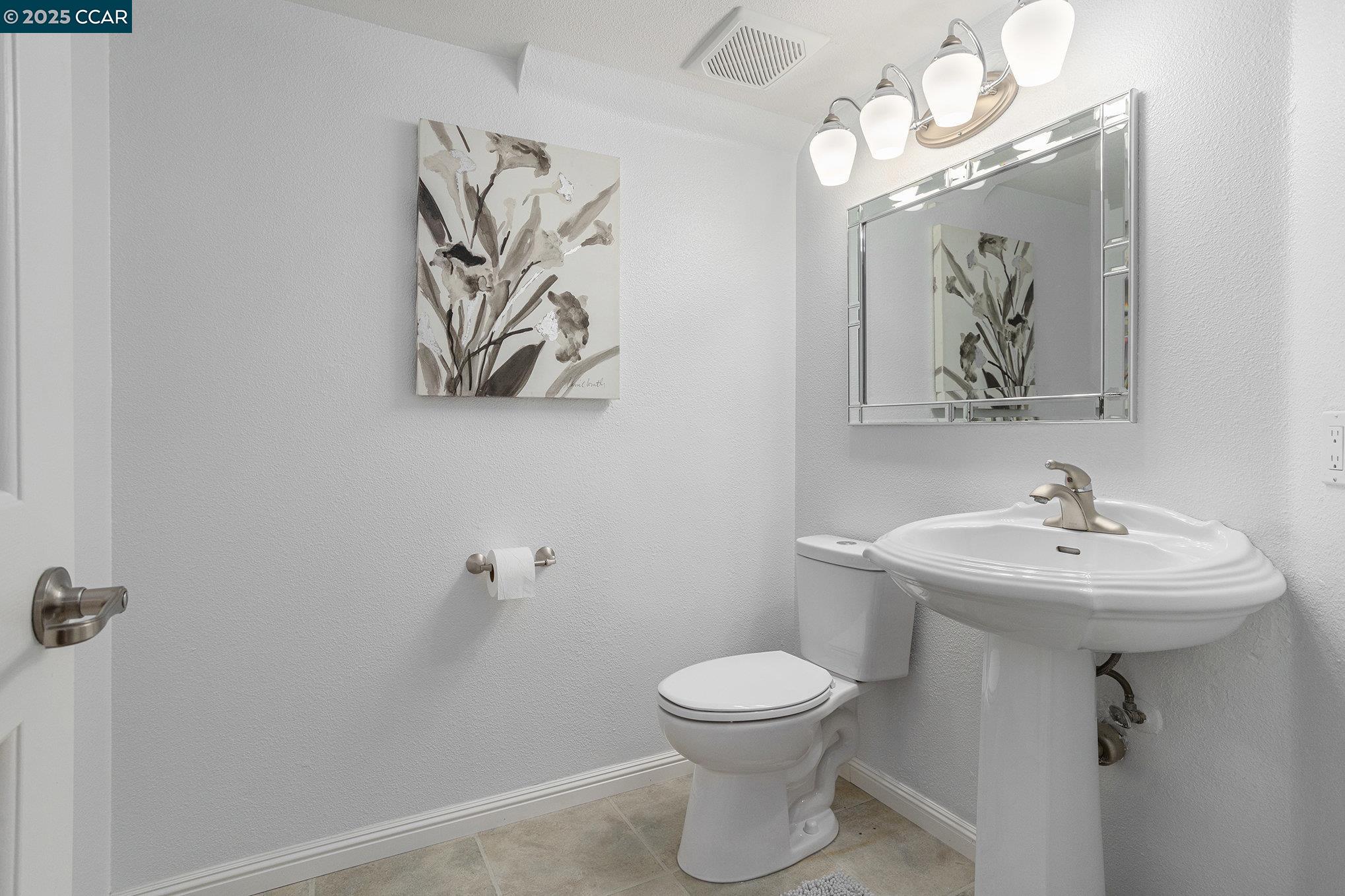 Detail Gallery Image 11 of 25 For 745 Bayshore St, Martinez,  CA 94553 - 4 Beds | 2/1 Baths