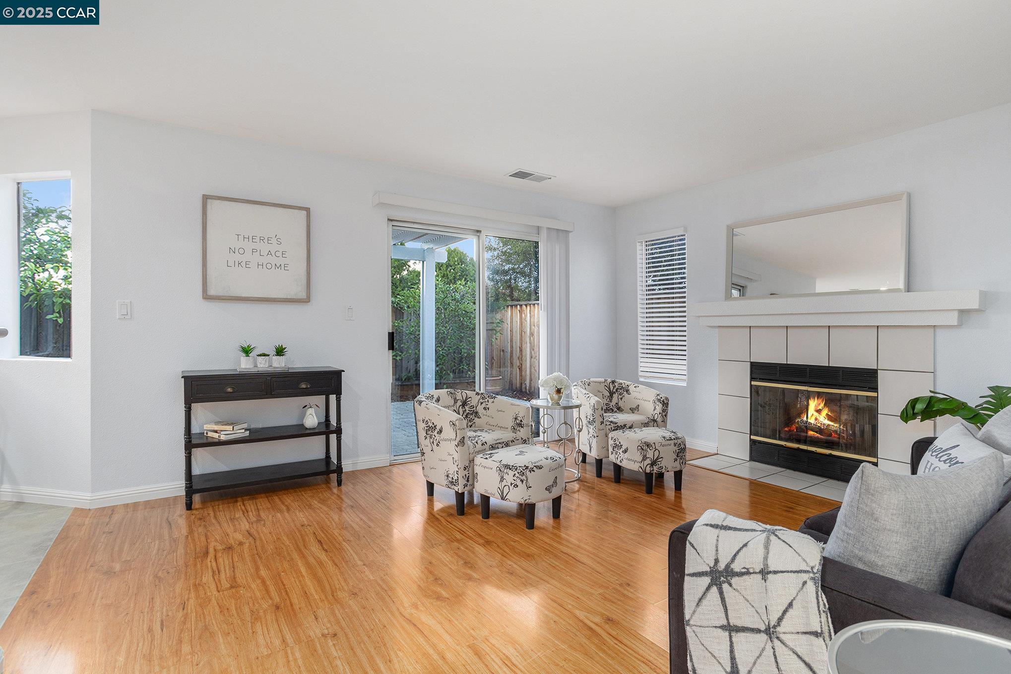 Detail Gallery Image 8 of 25 For 745 Bayshore St, Martinez,  CA 94553 - 4 Beds | 2/1 Baths