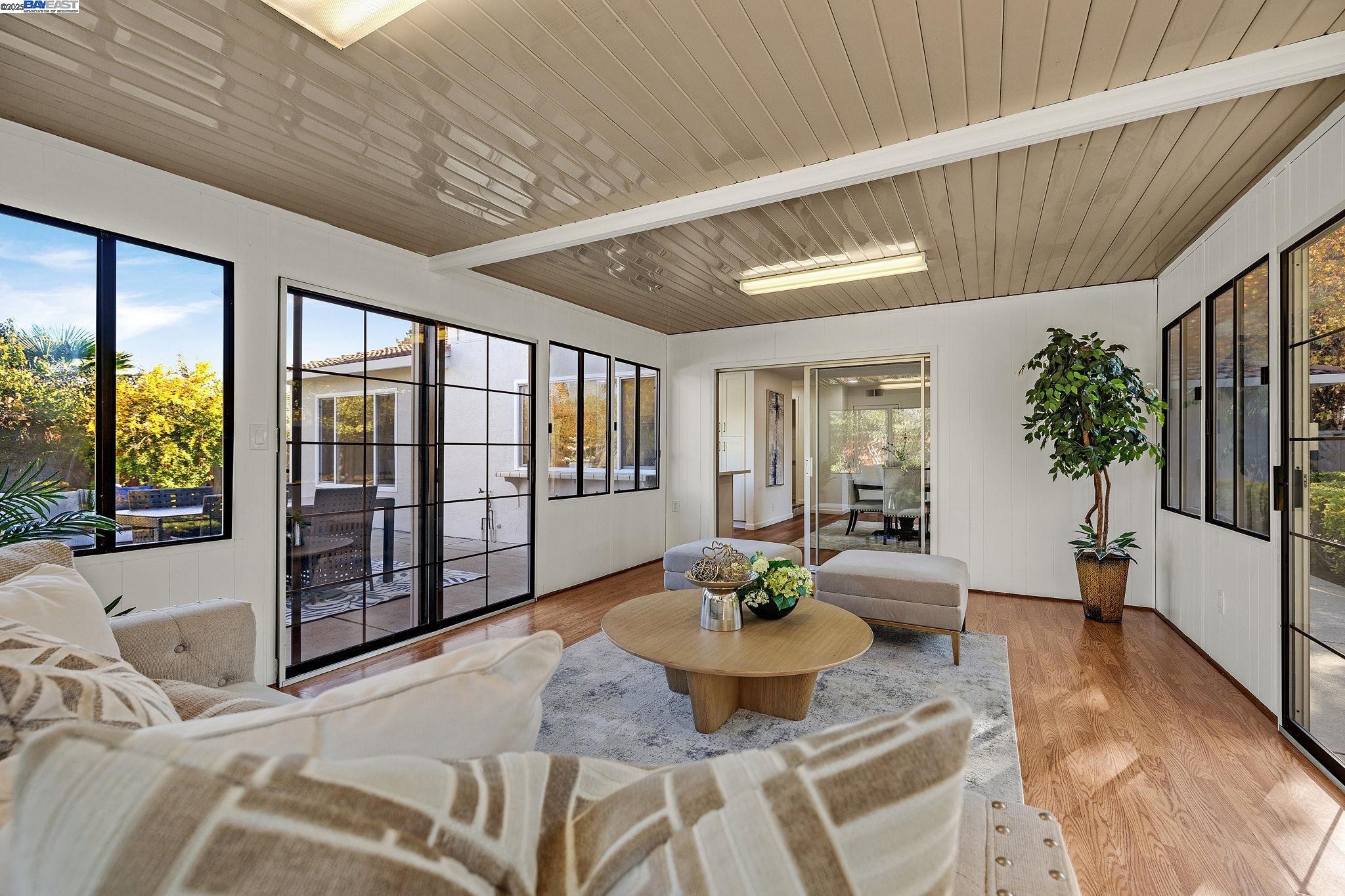 Detail Gallery Image 16 of 40 For 4943 Antioch Loop, Union City,  CA 94587 - 4 Beds | 2/1 Baths